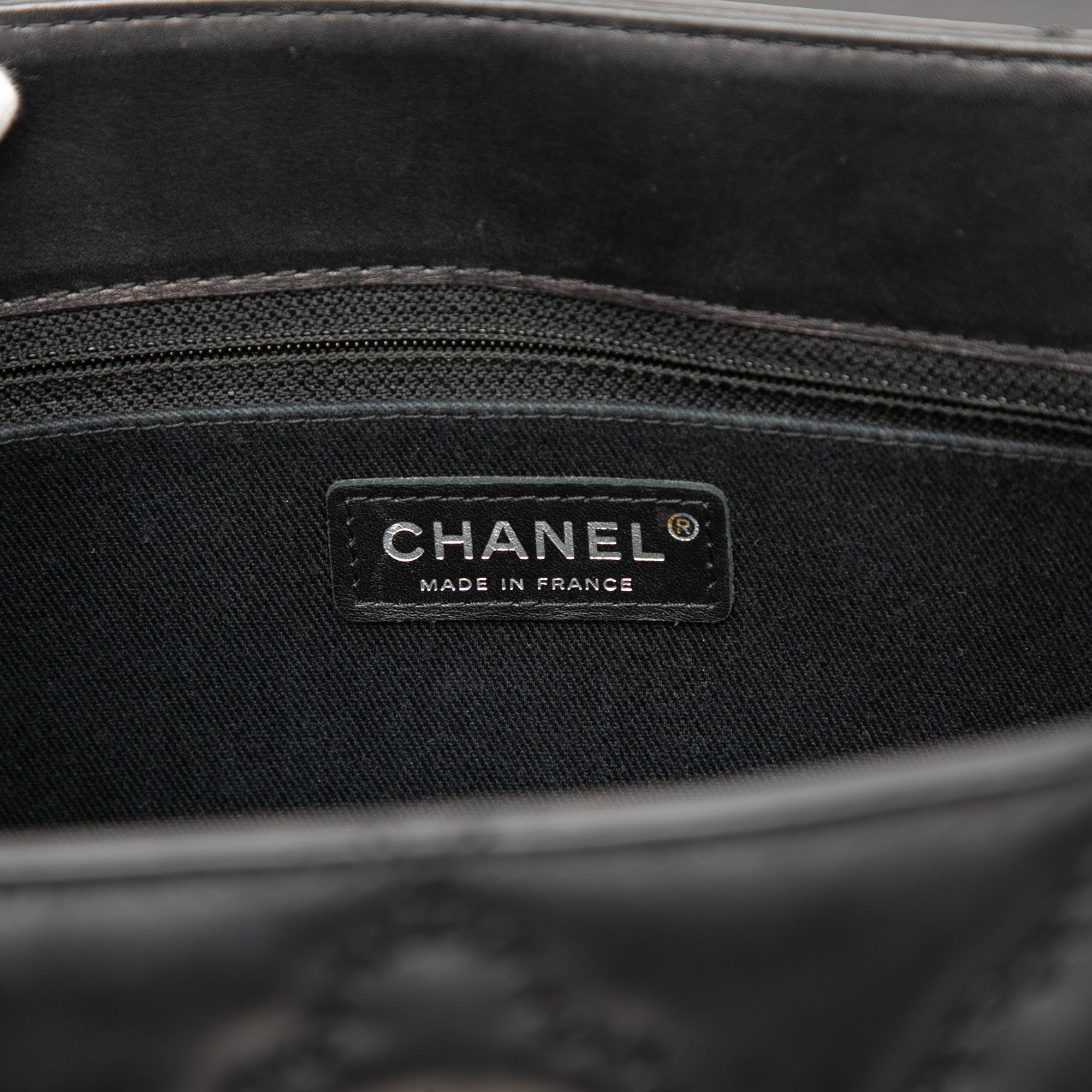 Chanel Large CC Calfskin Double Stitch Hamptons Accordion Flap - image 5