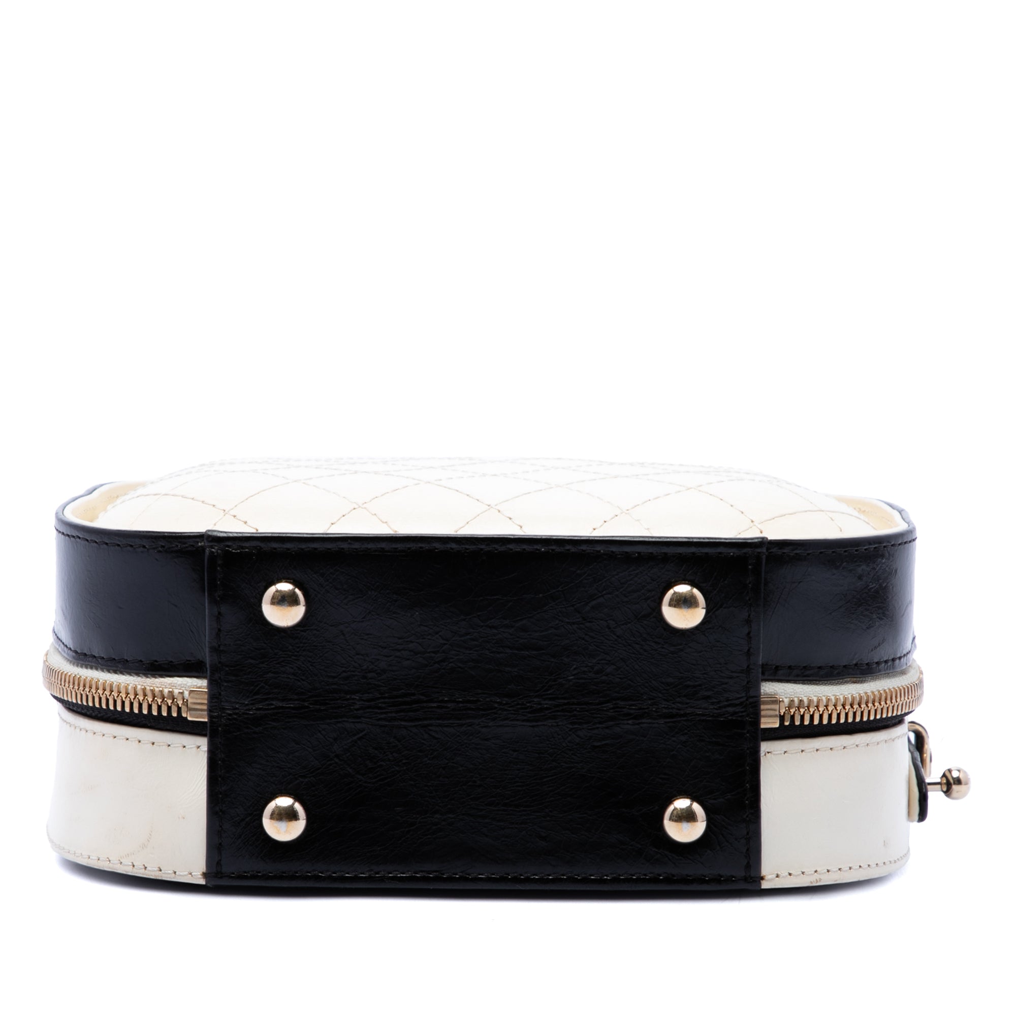 Chanel Small CC Quilted Crumpled Calfskin Vanity Case - image 3