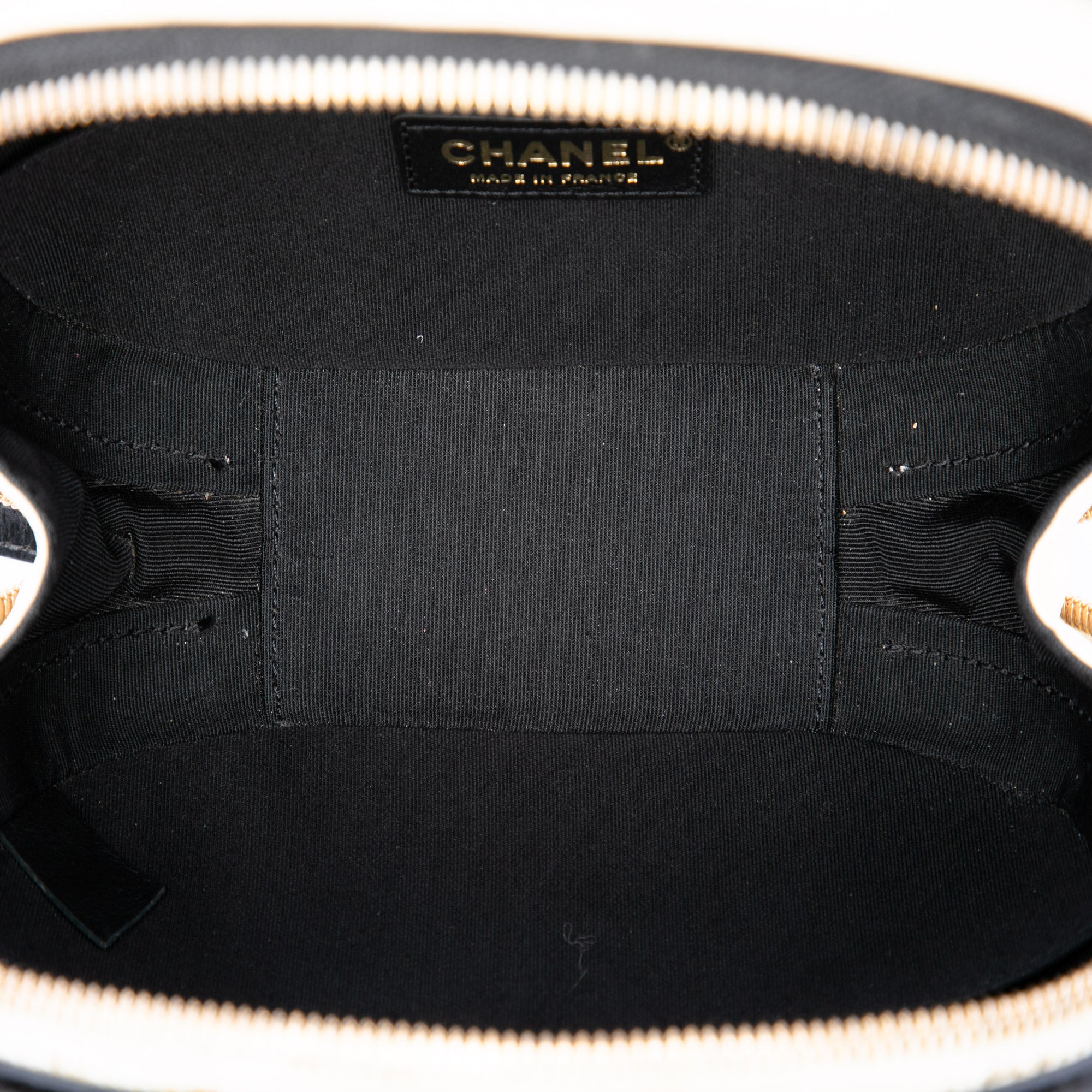 Chanel Small CC Quilted Crumpled Calfskin Vanity Case - image 4