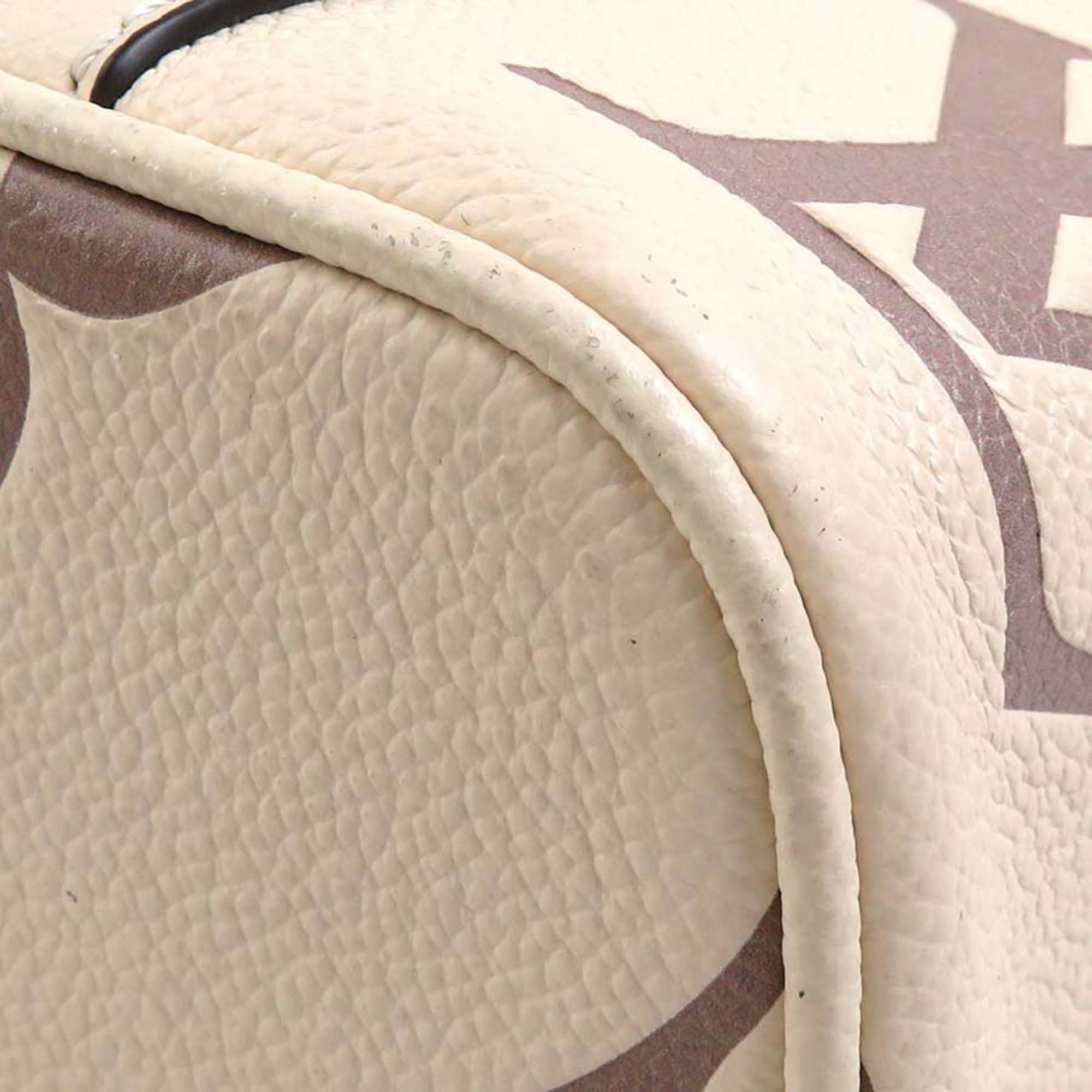 Louis Vuitton Bicolor Monogram Giant Empreinte Vanity PM - image 13