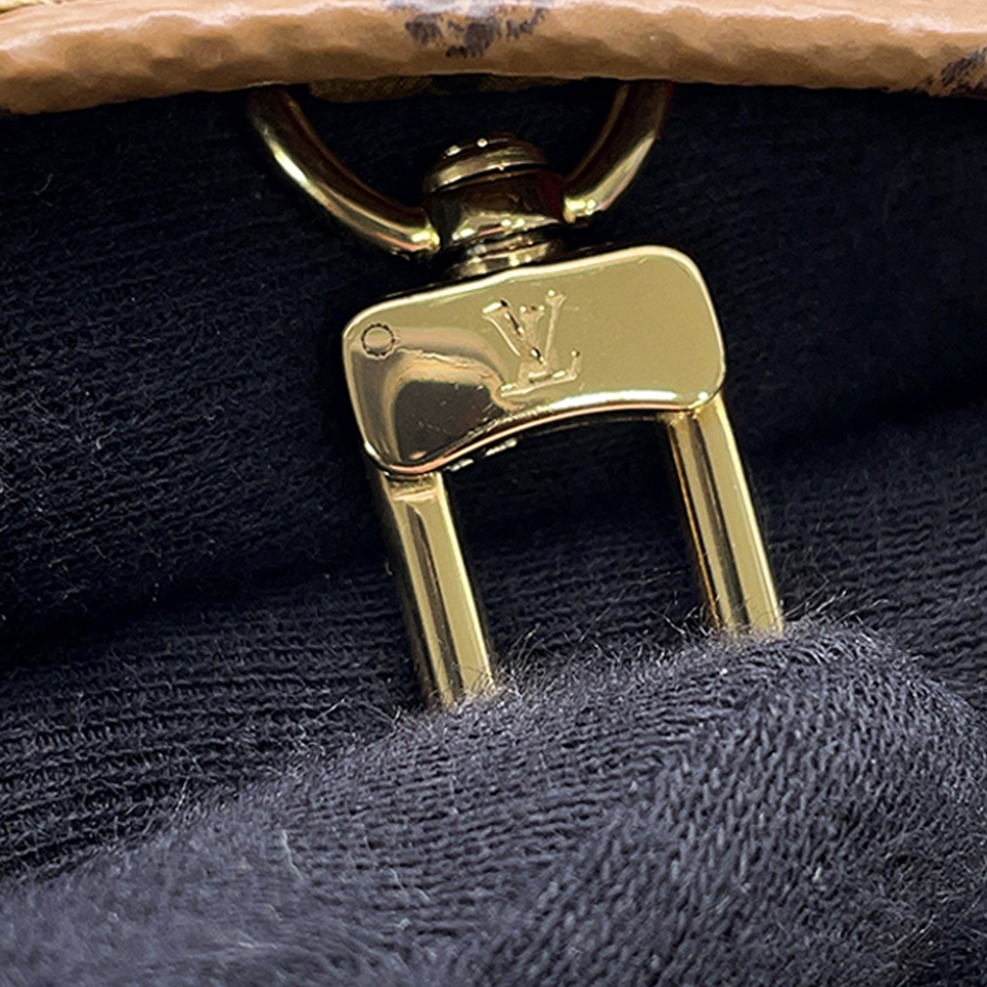 Louis Vuitton Monogram Reverse Giant OnTheGo PM - image 9