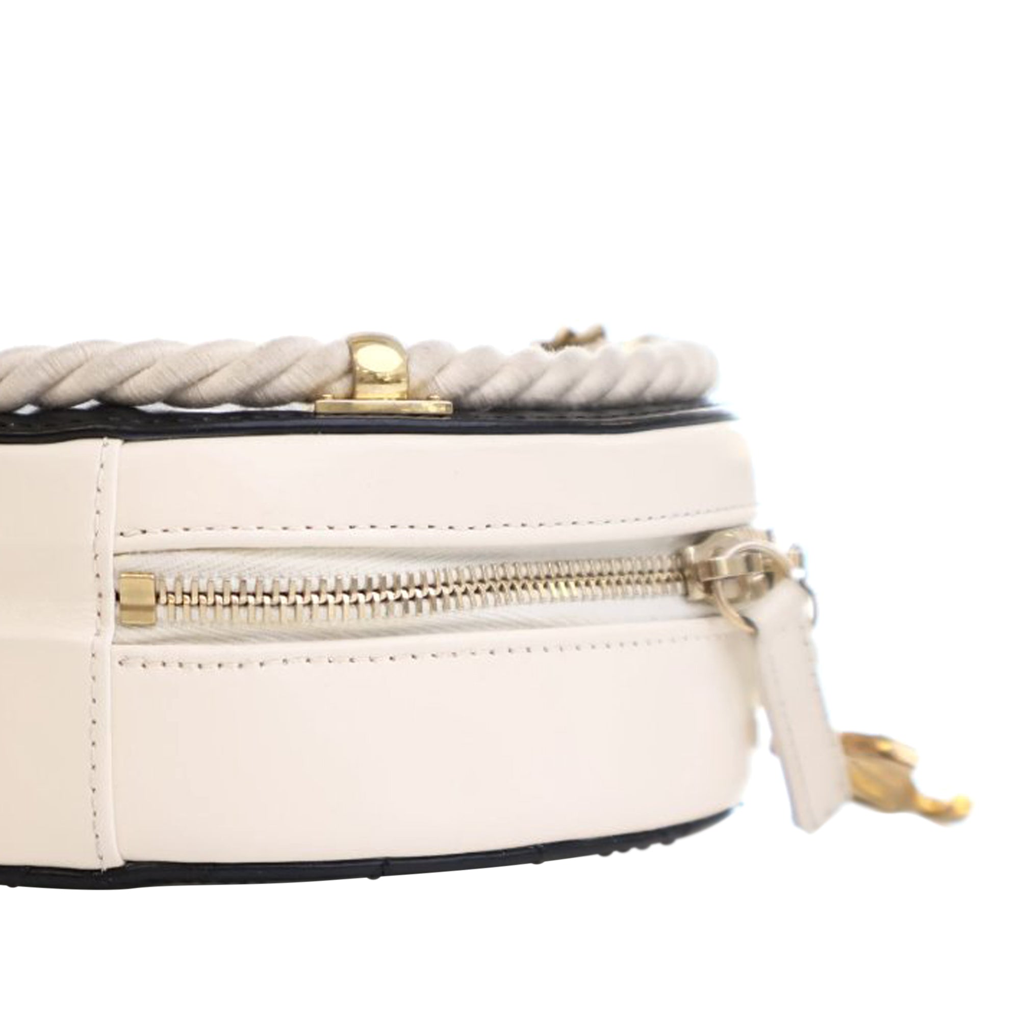 Chanel Crumpled Calfskin En Vogue Round Bag - image 11