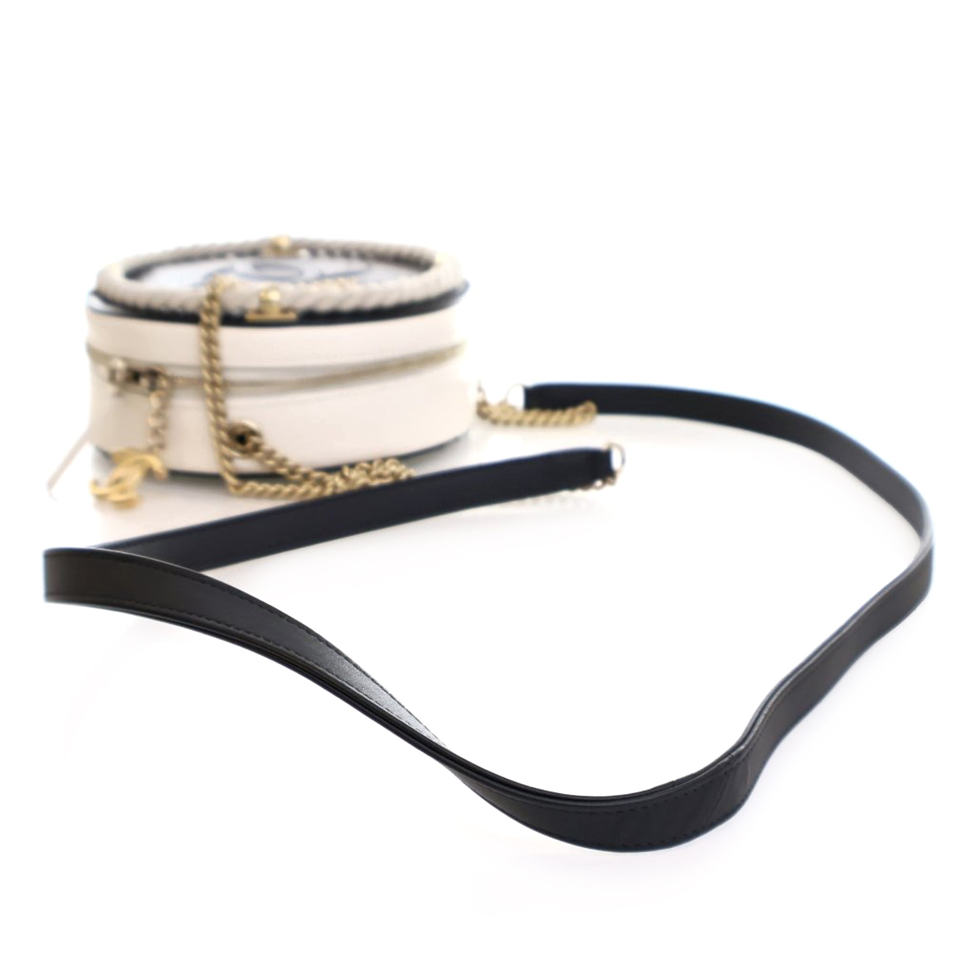 Chanel Crumpled Calfskin En Vogue Round Bag - image 13
