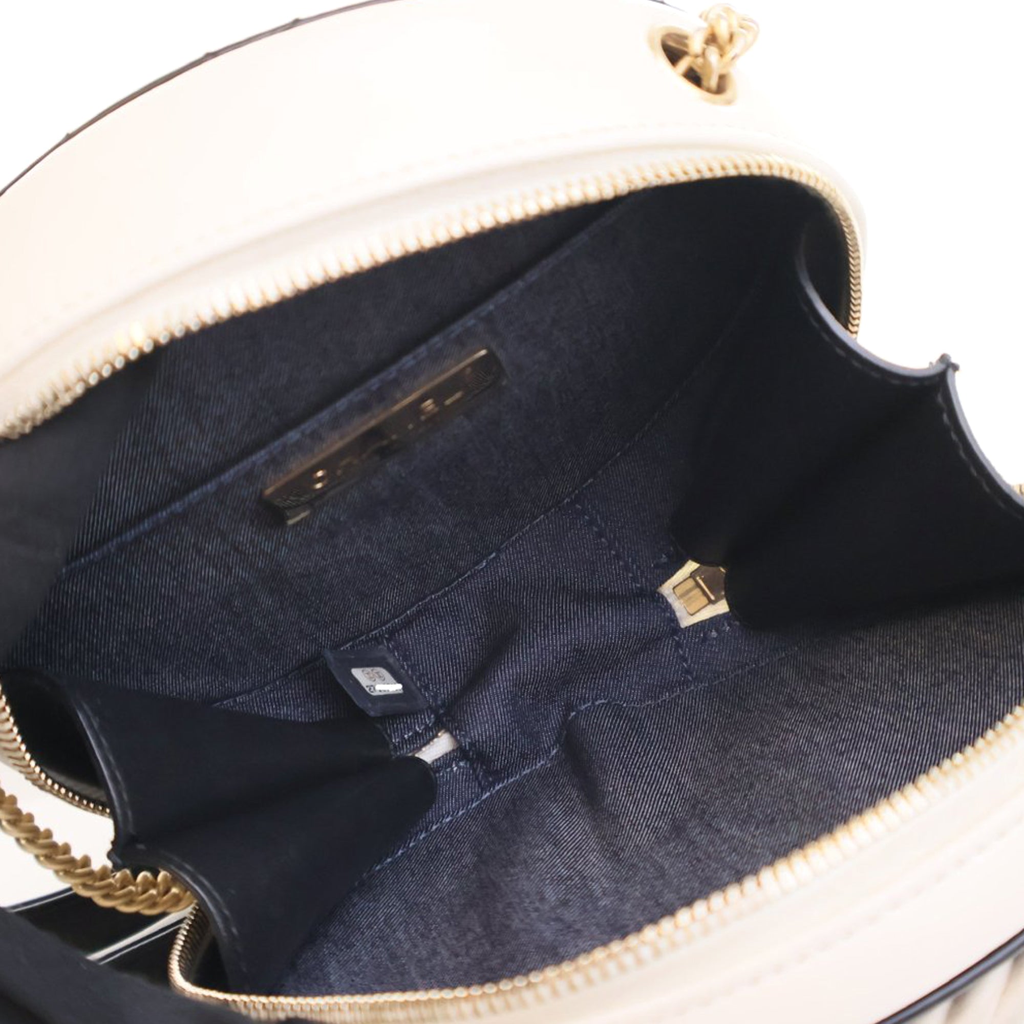 Chanel Crumpled Calfskin En Vogue Round Bag - image 4