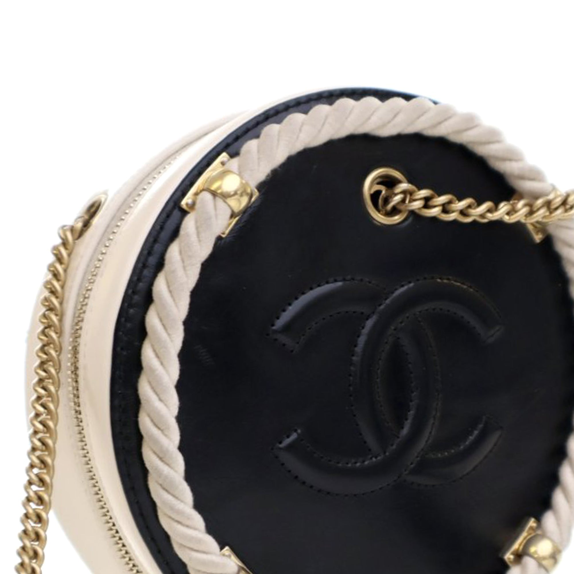 Chanel Crumpled Calfskin En Vogue Round Bag - image 8