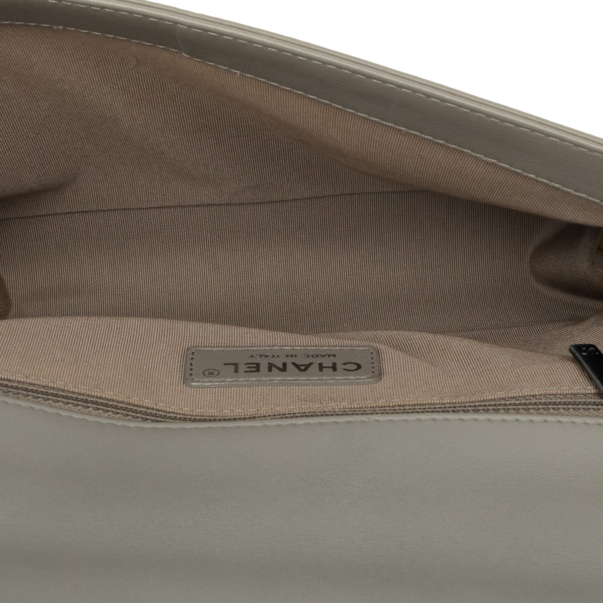 Chanel Medium Quilted Calfskin Ombre Boy Flap - image 4