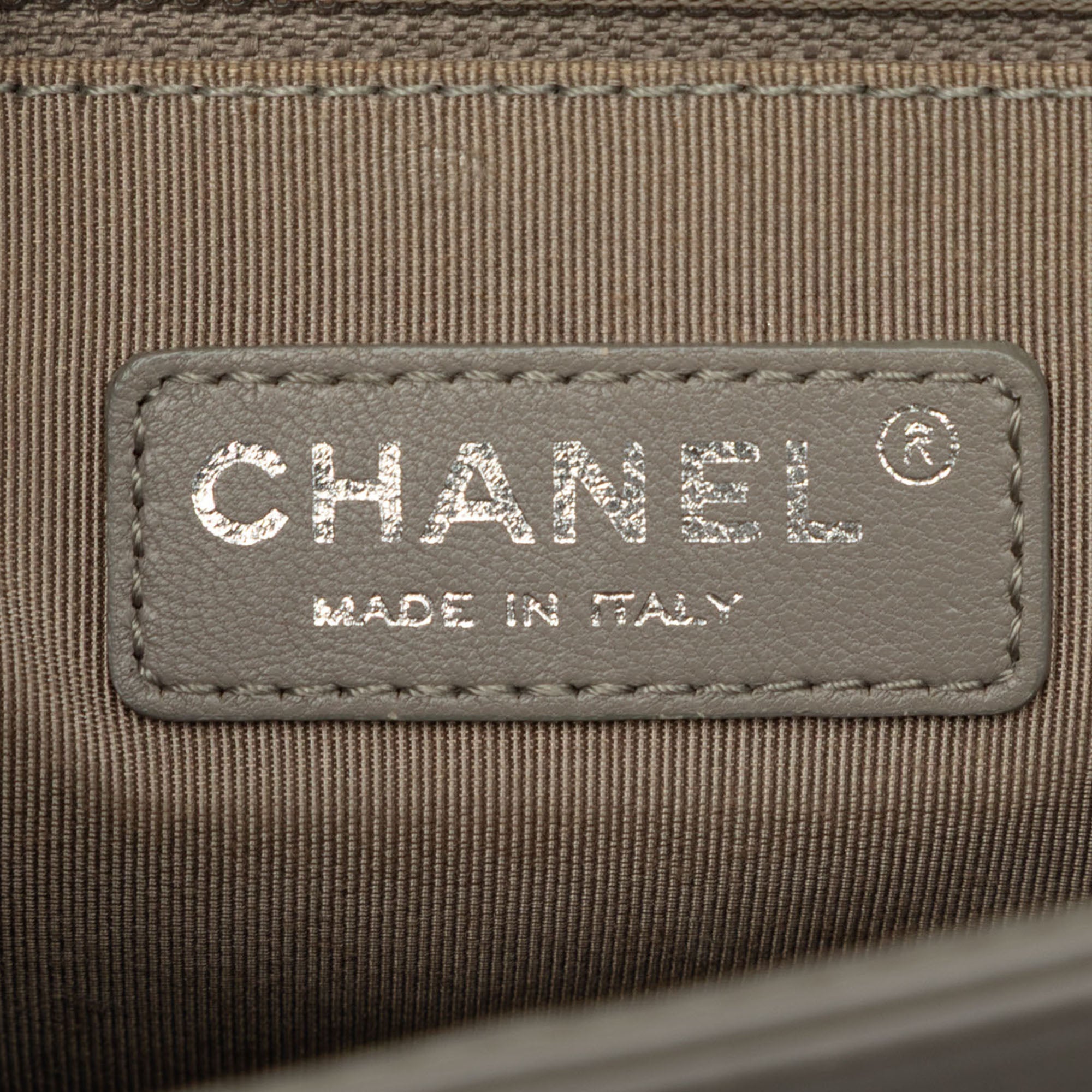 Chanel Medium Quilted Calfskin Ombre Boy Flap - image 5