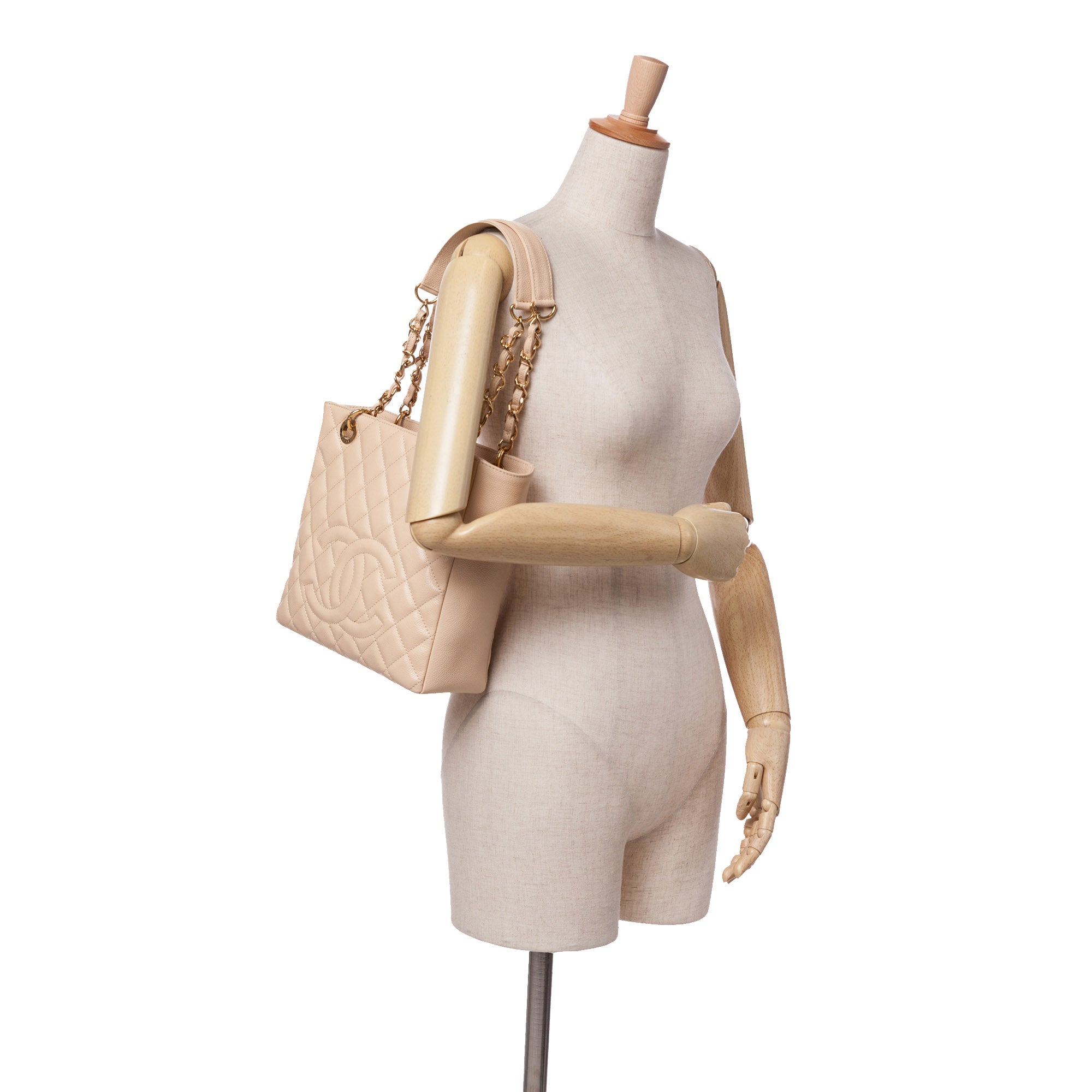 Chanel Caviar Petite Shopping Tote - image 9