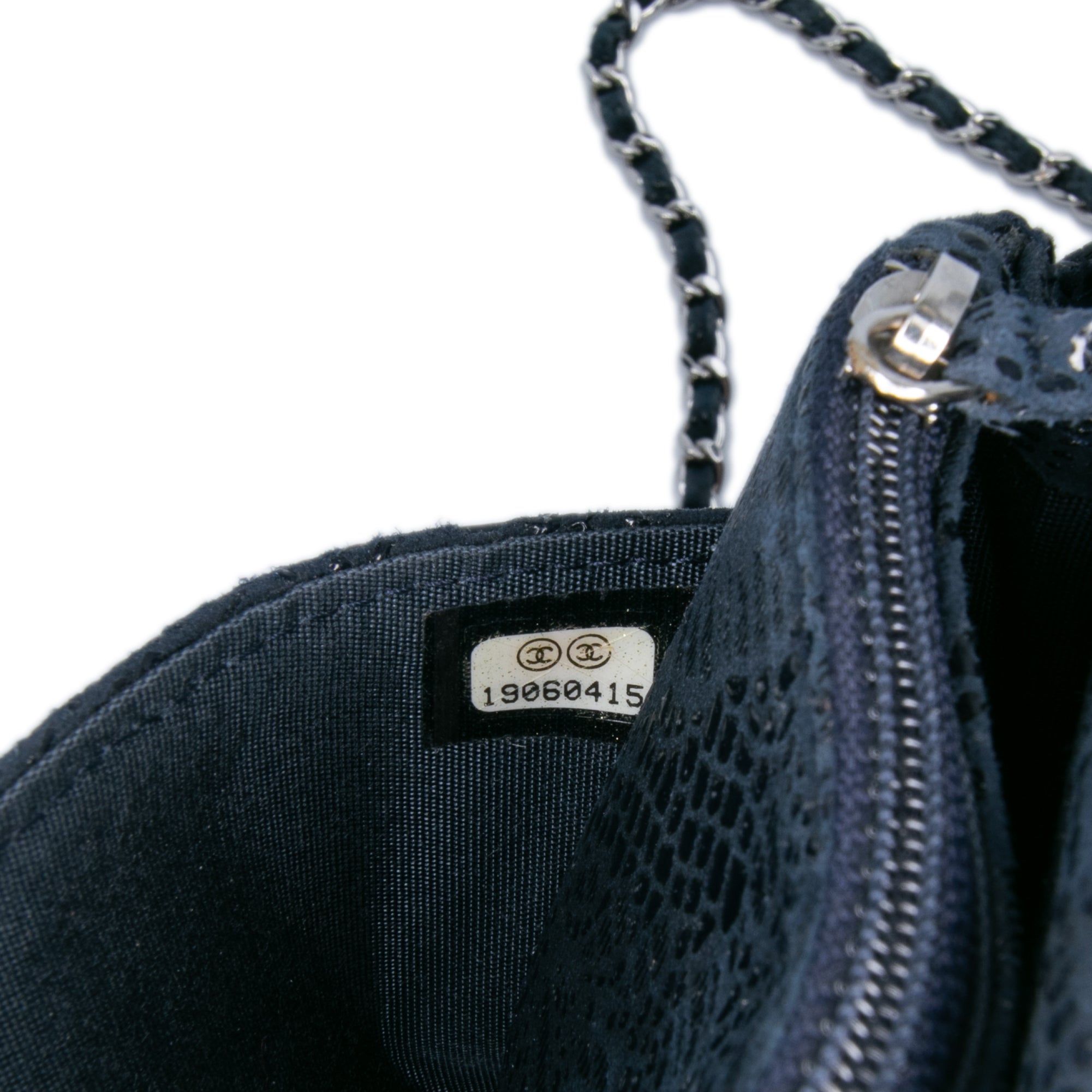 Chanel CC Lace Overlay Goatskin Wallet On Chain - image 6