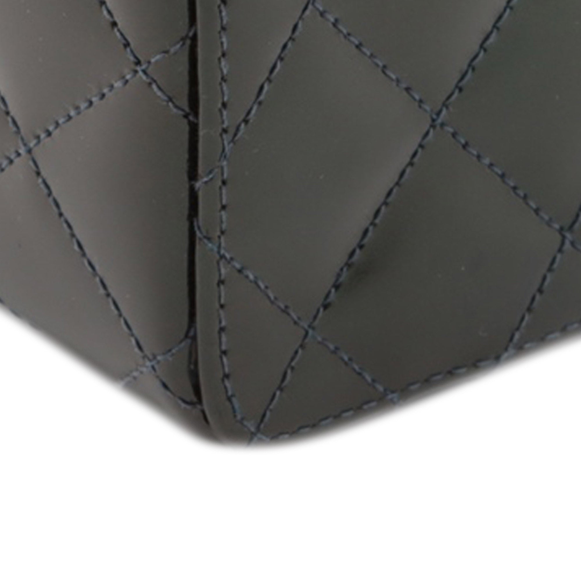 Chanel Quilted Patent Vanity Box - image 12