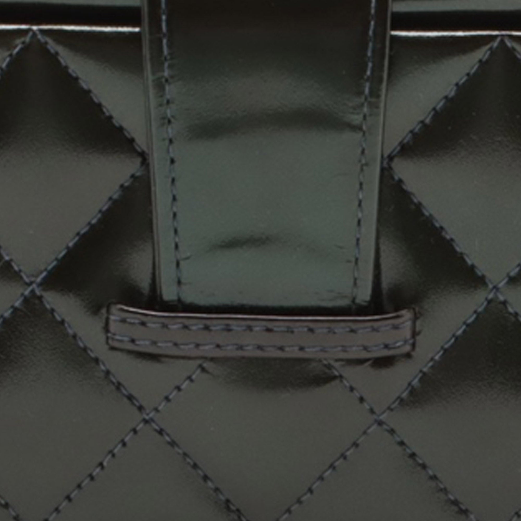 Chanel Quilted Patent Vanity Box - image 8