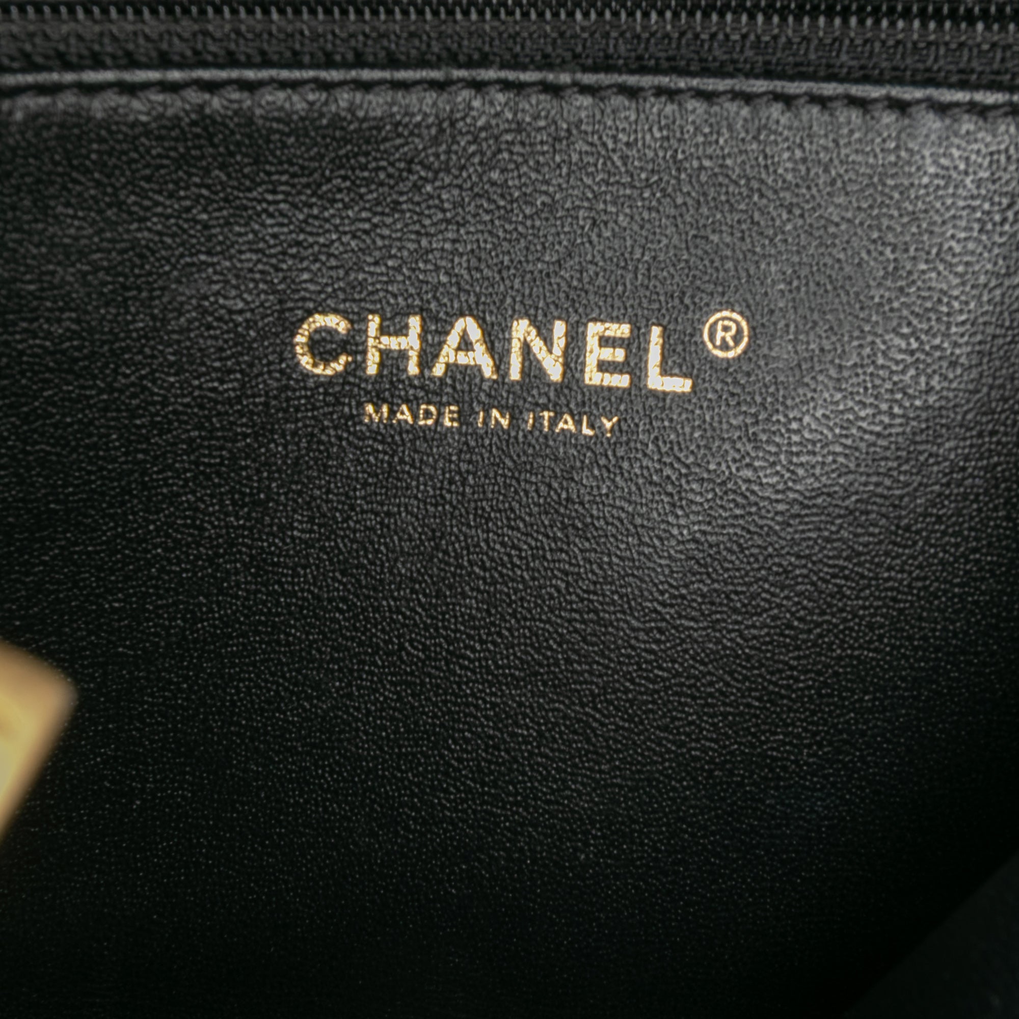 Chanel Medium Bicolor Caviar CC Filigree Vanity Case - image 5