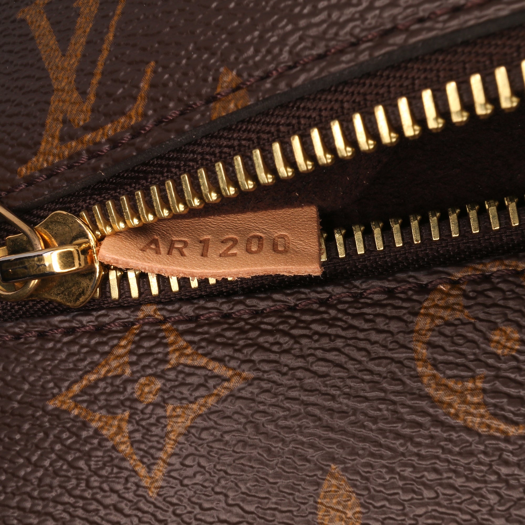 Louis Vuitton Monogram Pochette Metis - image 6