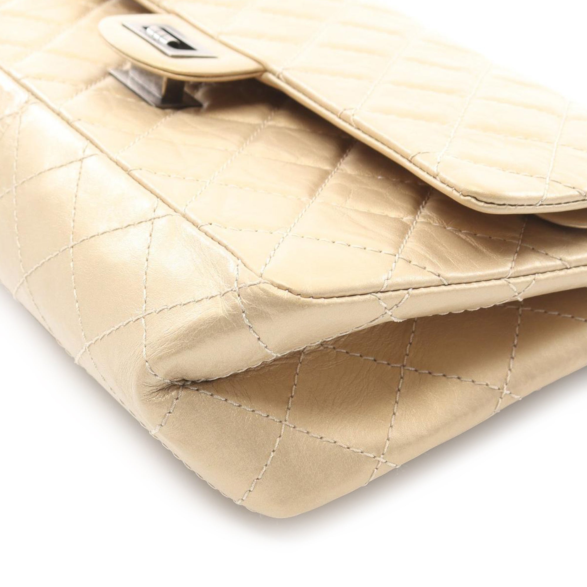 Chanel Reissue 2.55 Aged Calfskin Double Flap 226 - image 10