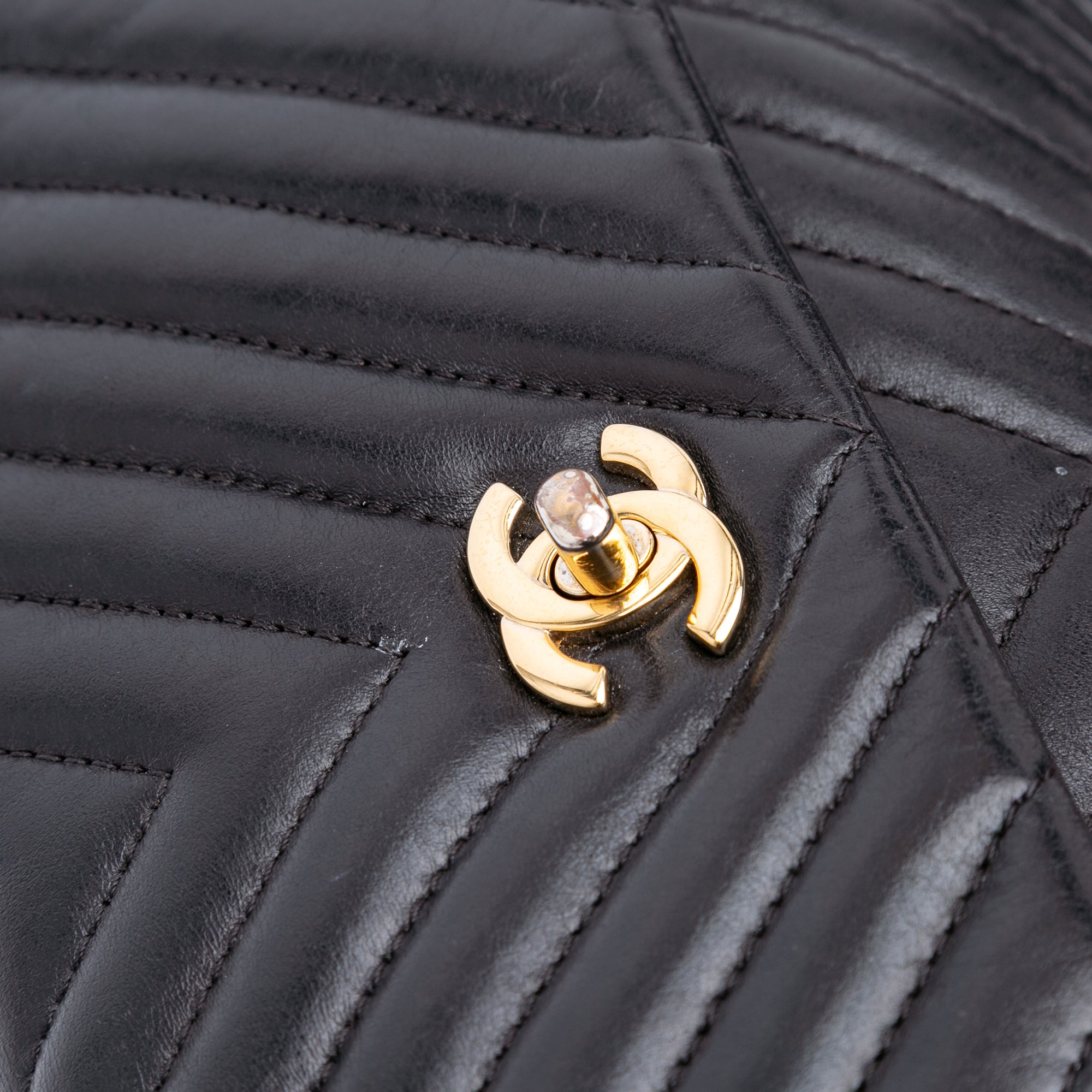 Chanel Chevron Lambskin Fold Up Again Clutch - image 8