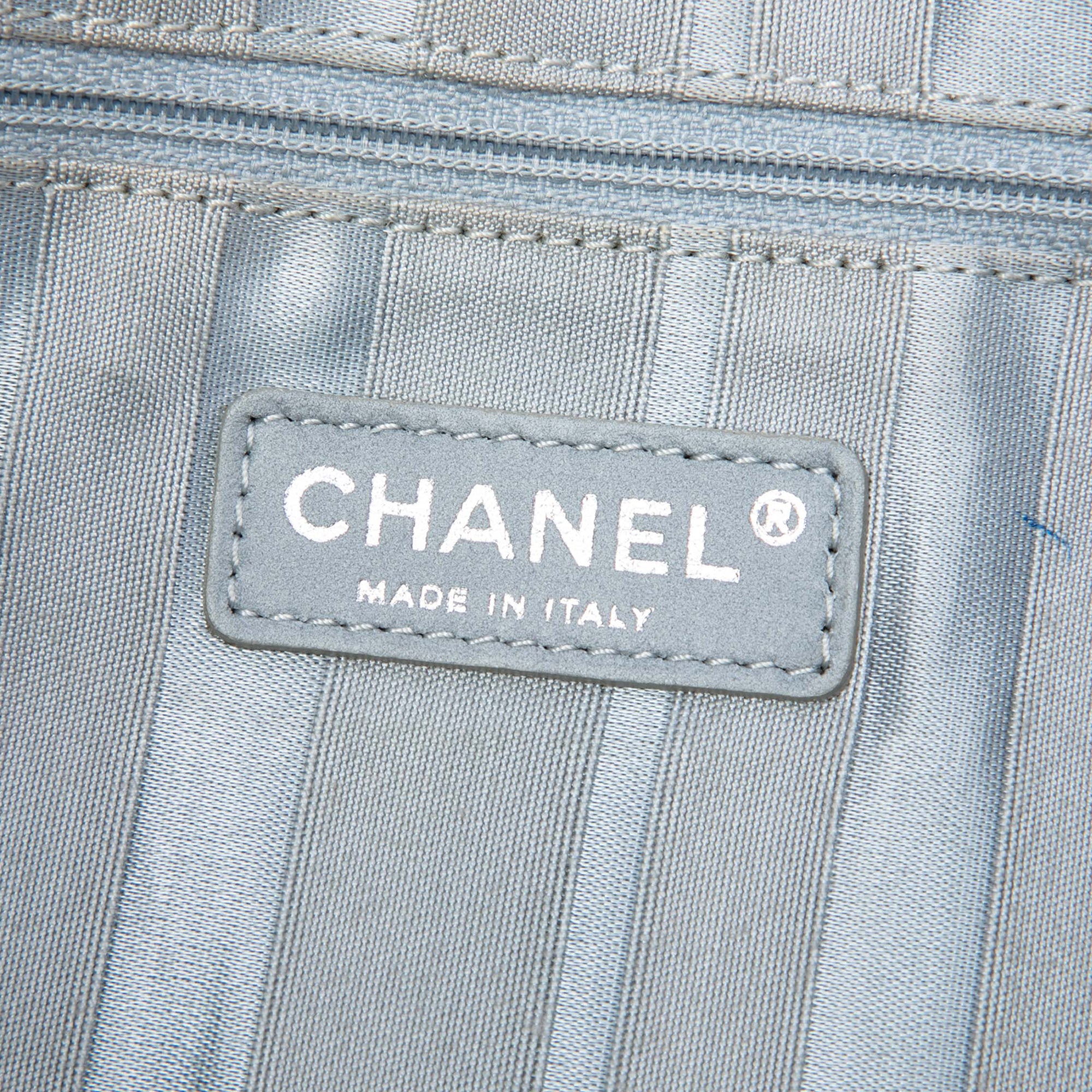 Chanel Large Denim CC Disc Bon Bon Tote - image 5