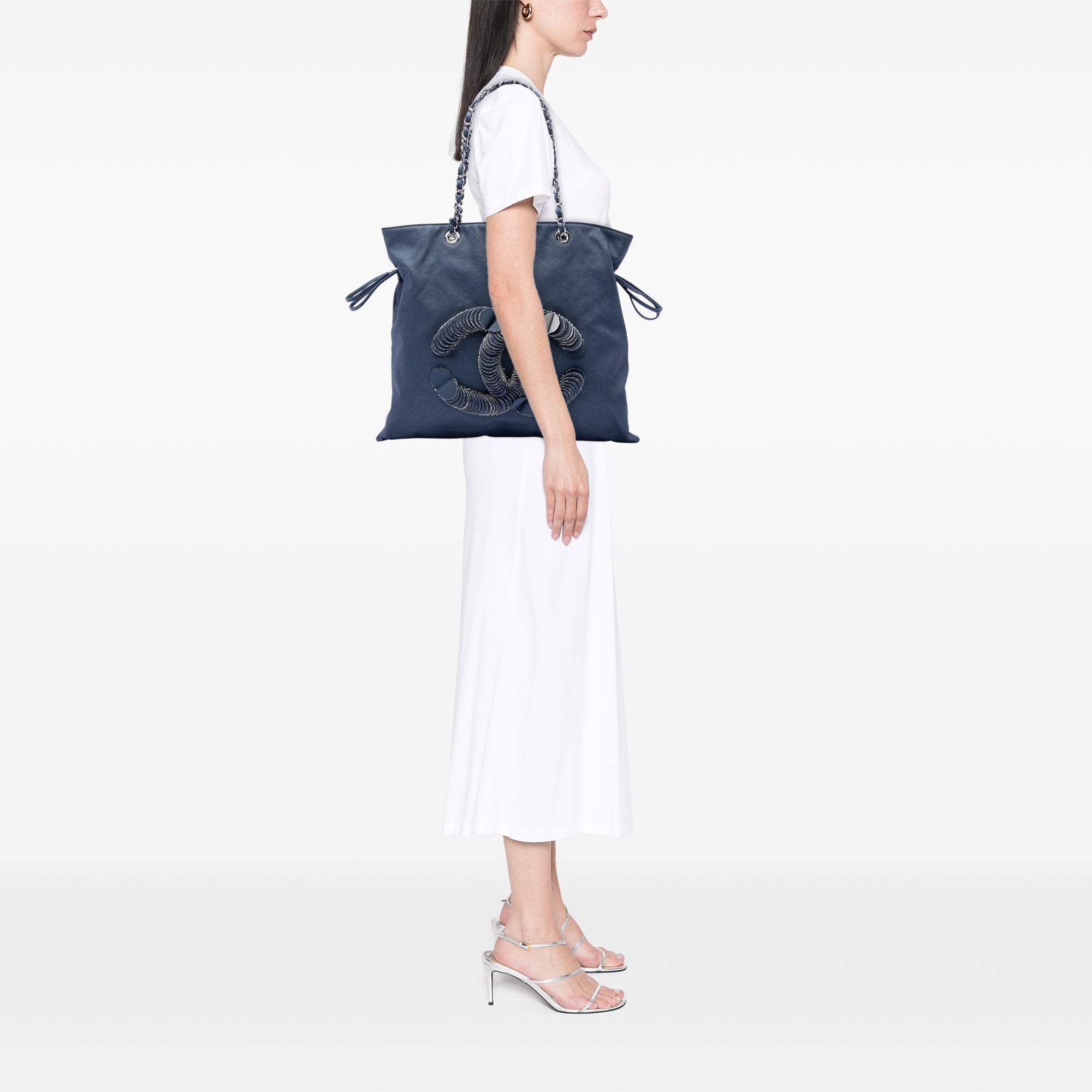 Chanel Large Denim CC Disc Bon Bon Tote - image 6