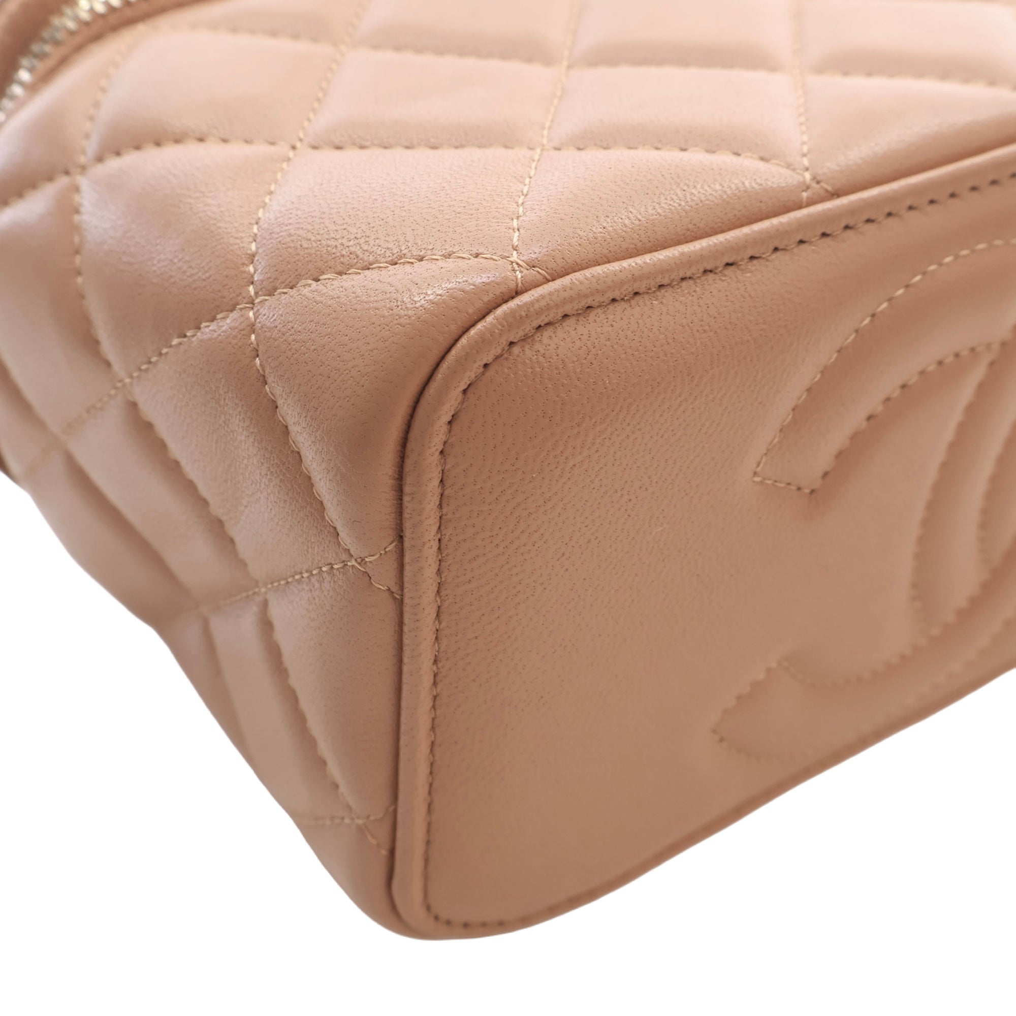 Chanel Small CC Quilted Lambskin Top Handle Vanity Case with Chain - image 9