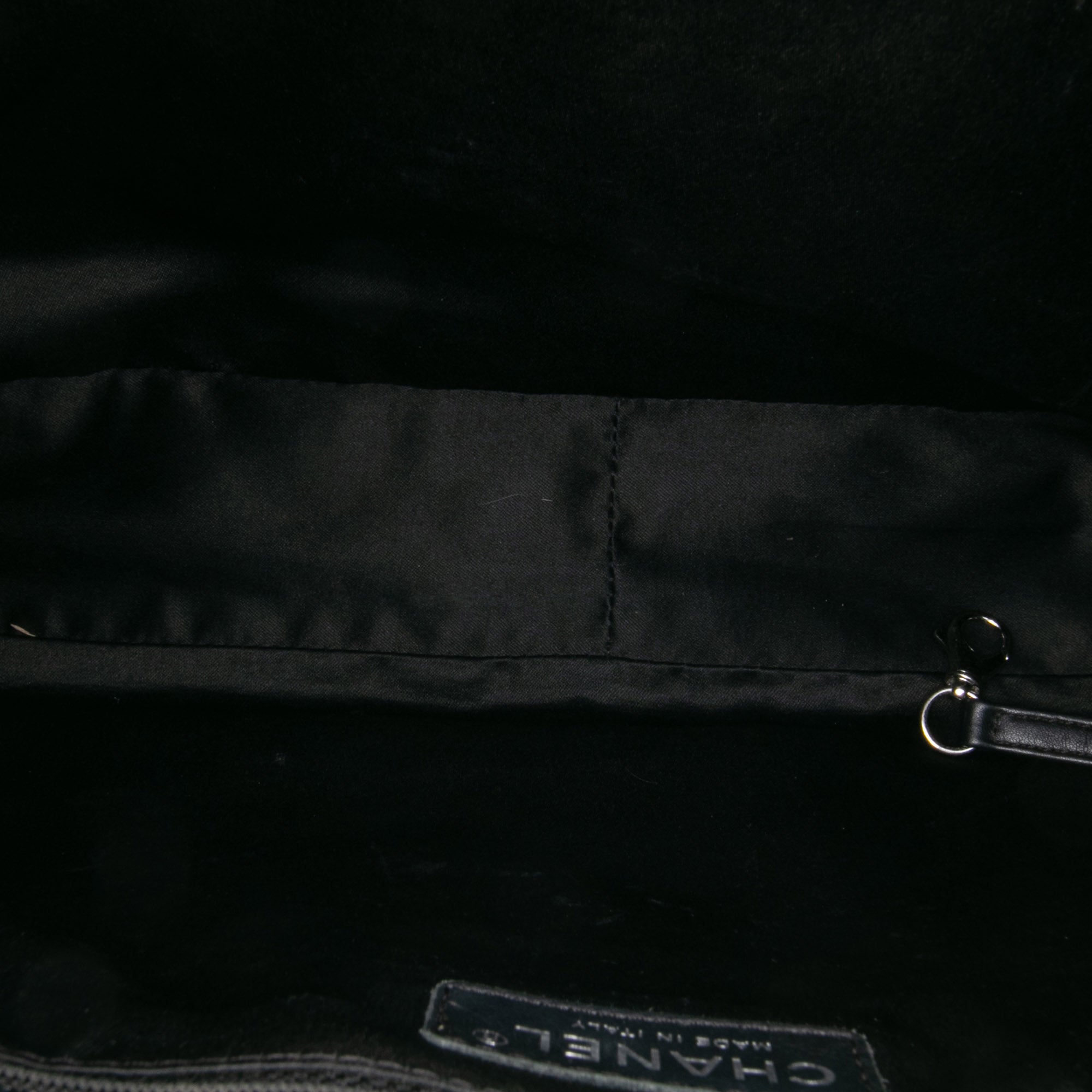 Chanel Caviar Grand Shopping Tote - image 5