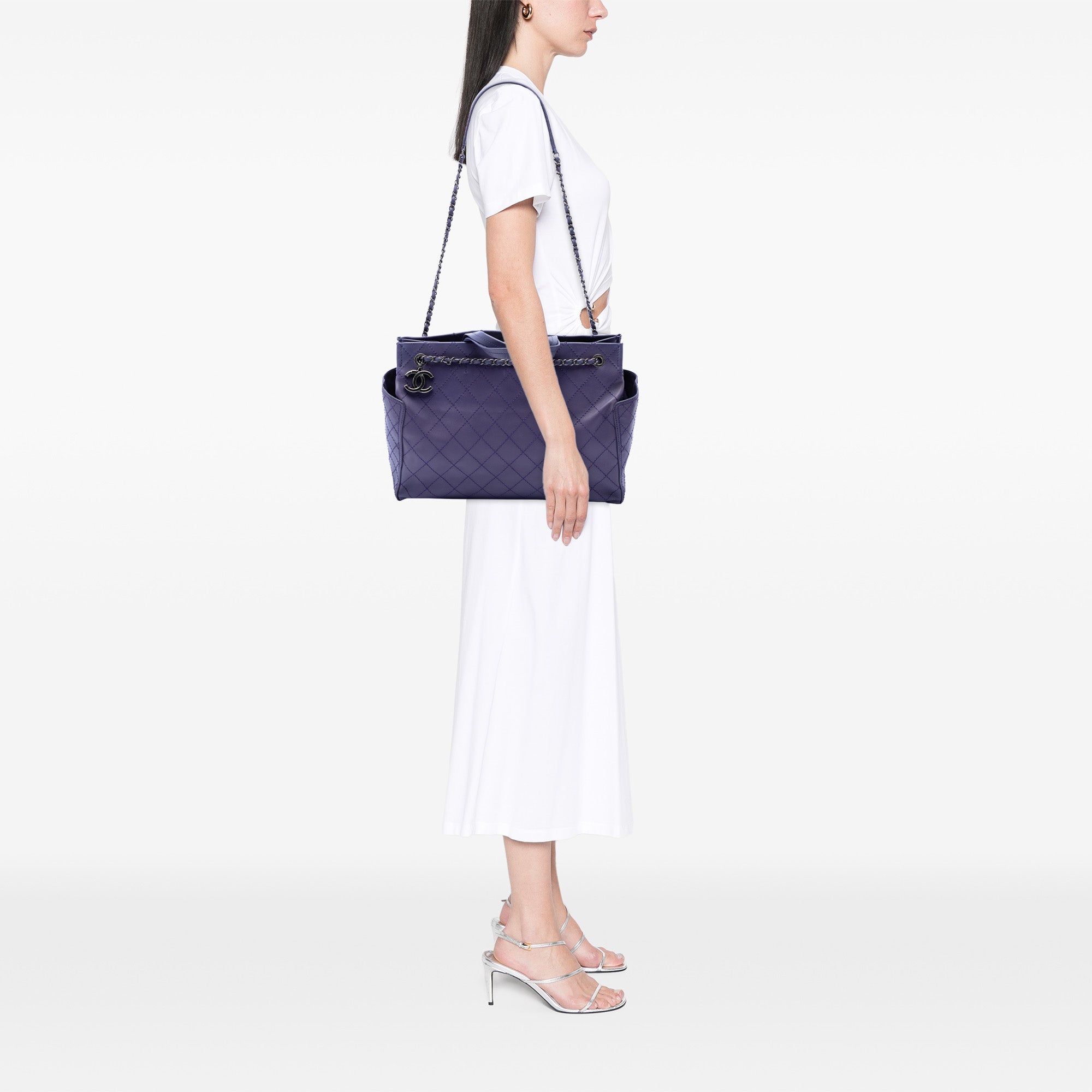 Chanel Large CC Quilted Calfskin Pocket Tote - image 6