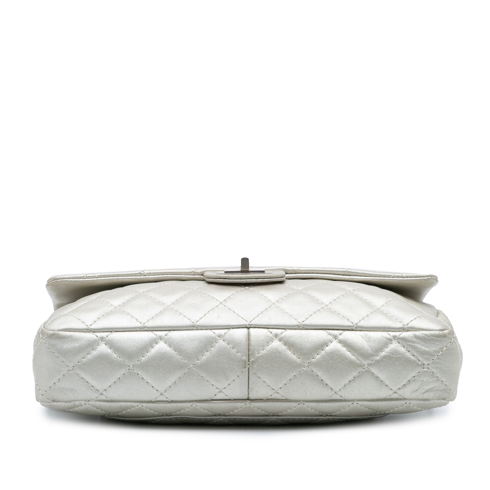 Chanel Metallic Calfskin Reissue 2.55 Flap 226 - image 3