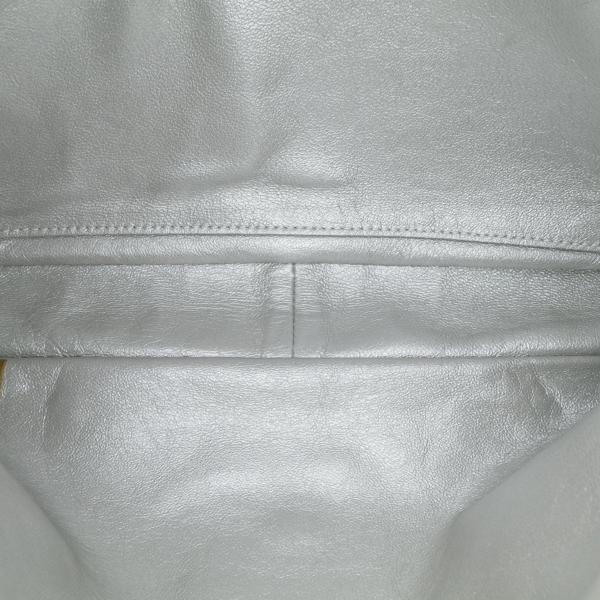 Chanel Metallic Calfskin Reissue 2.55 Flap 226 - image 4