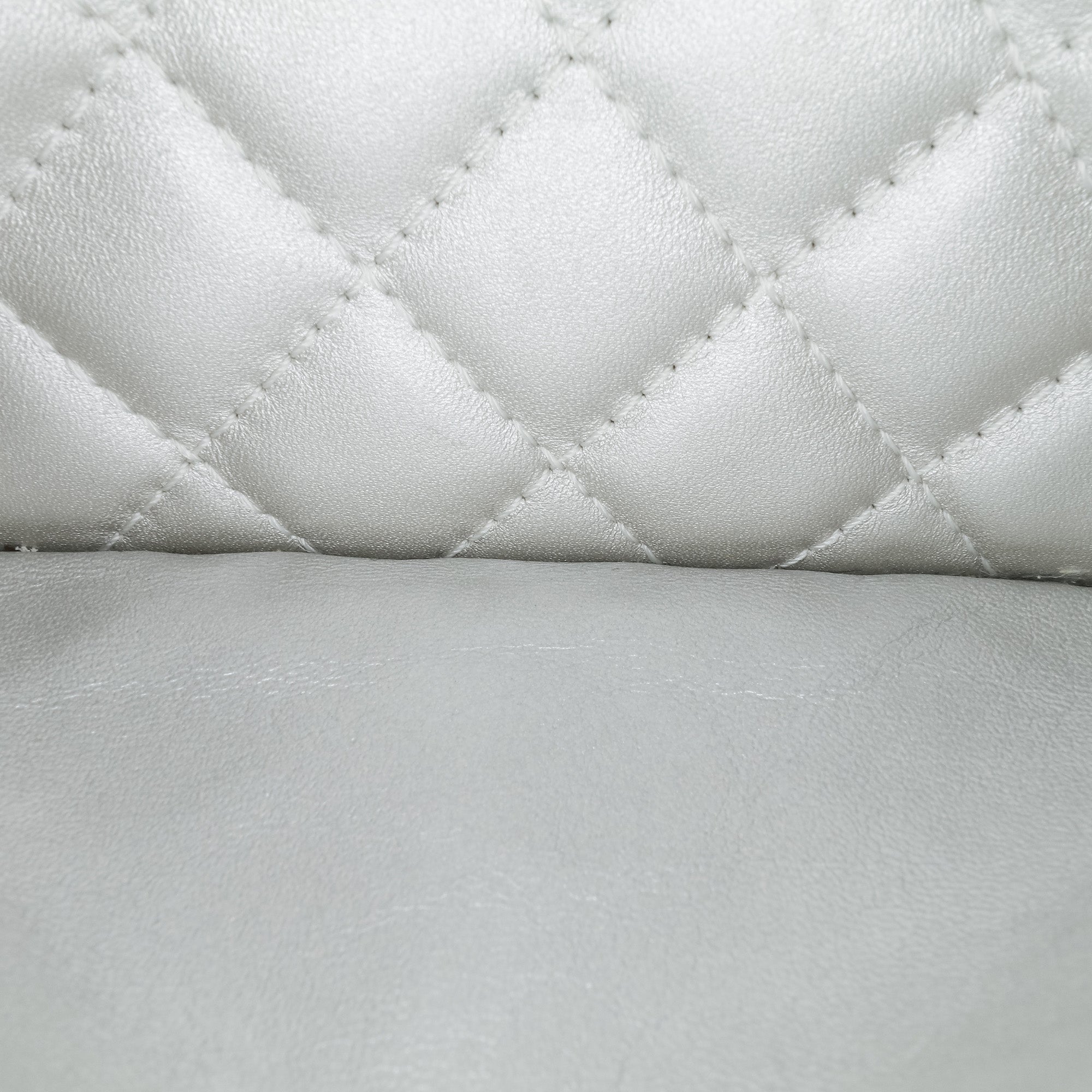 Chanel Metallic Calfskin Reissue 2.55 Flap 226 - image 5