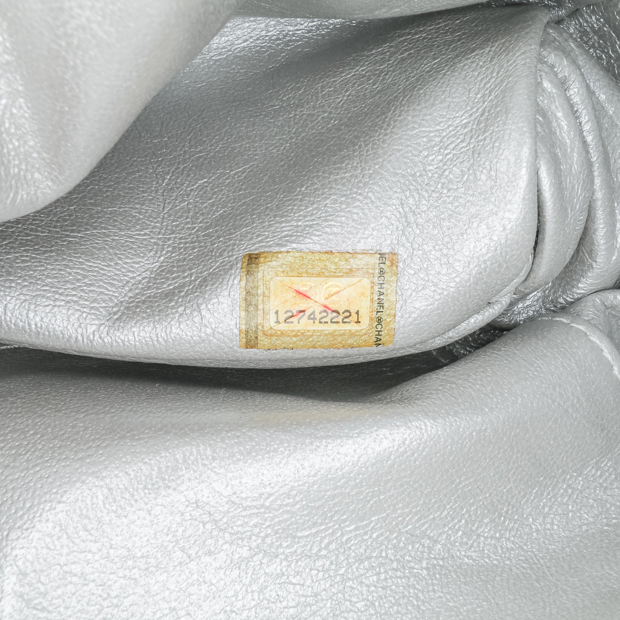 Chanel Metallic Calfskin Reissue 2.55 Flap 226 - image 7