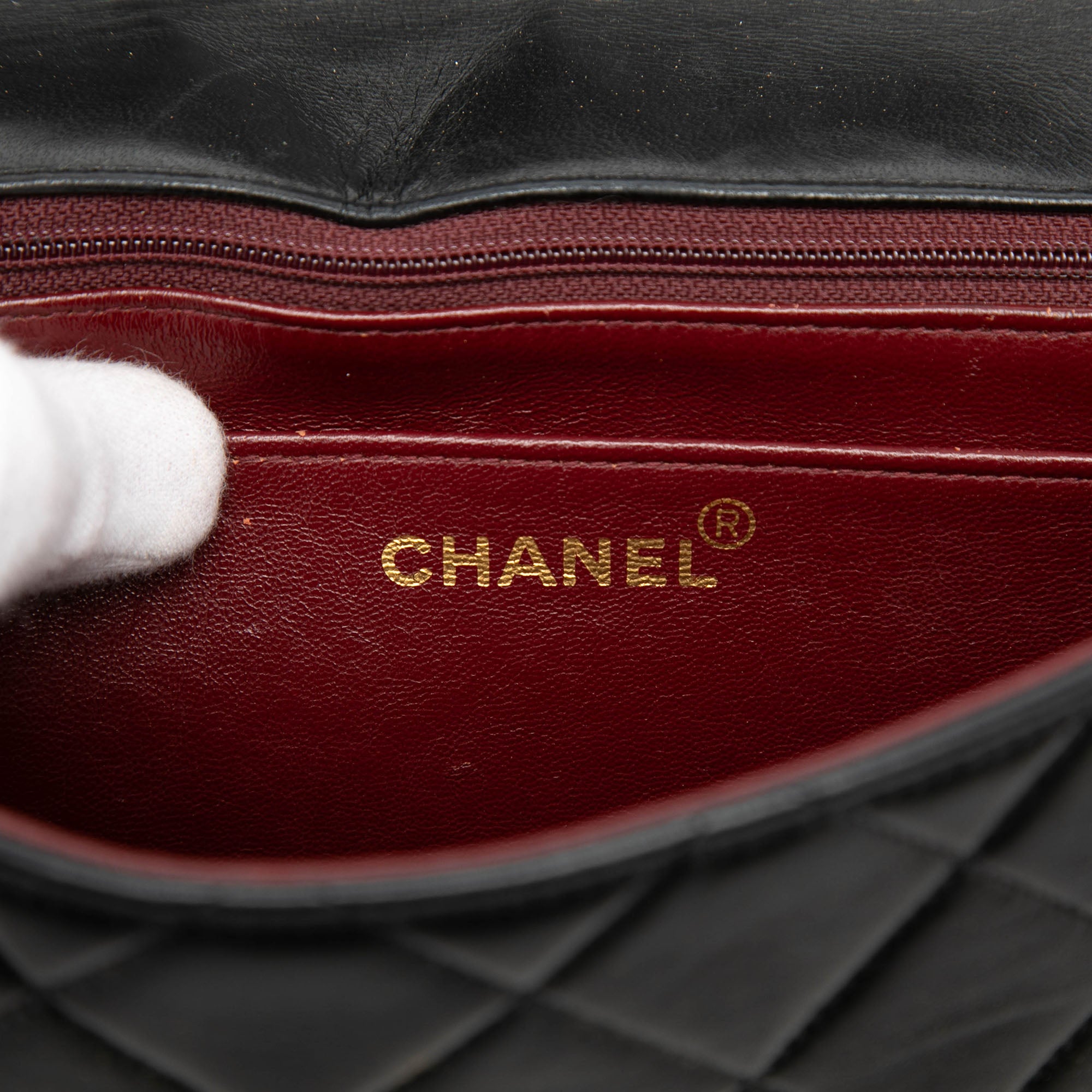 Chanel Medium Lambskin Diana Flap - image 5