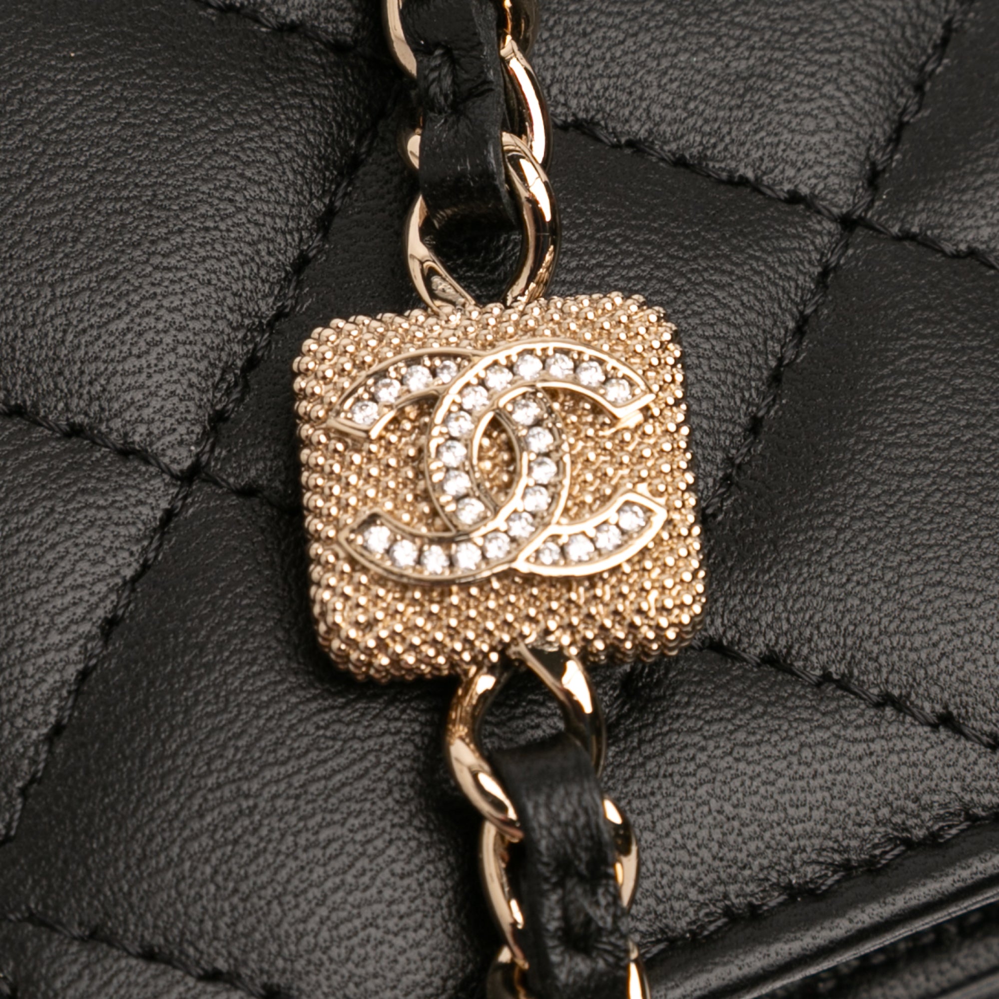 Chanel CC Quilted Lambskin Strass Clutch With Chain - image 7