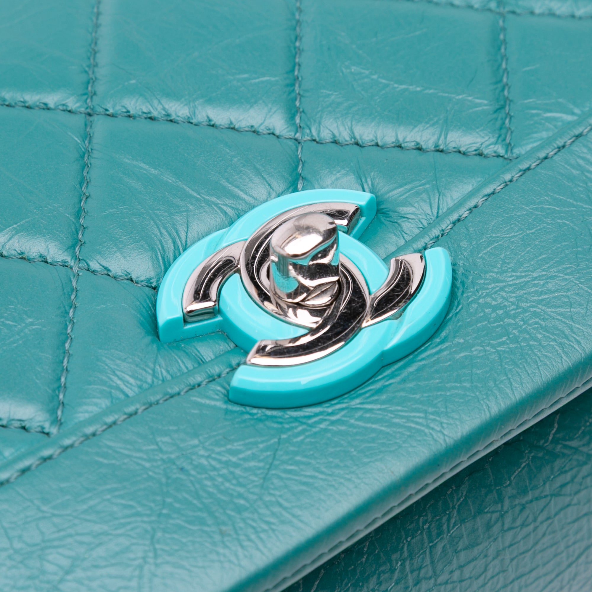 Chanel Medium Crumpled Calfskin Bi Vintage Full Flap - image 7