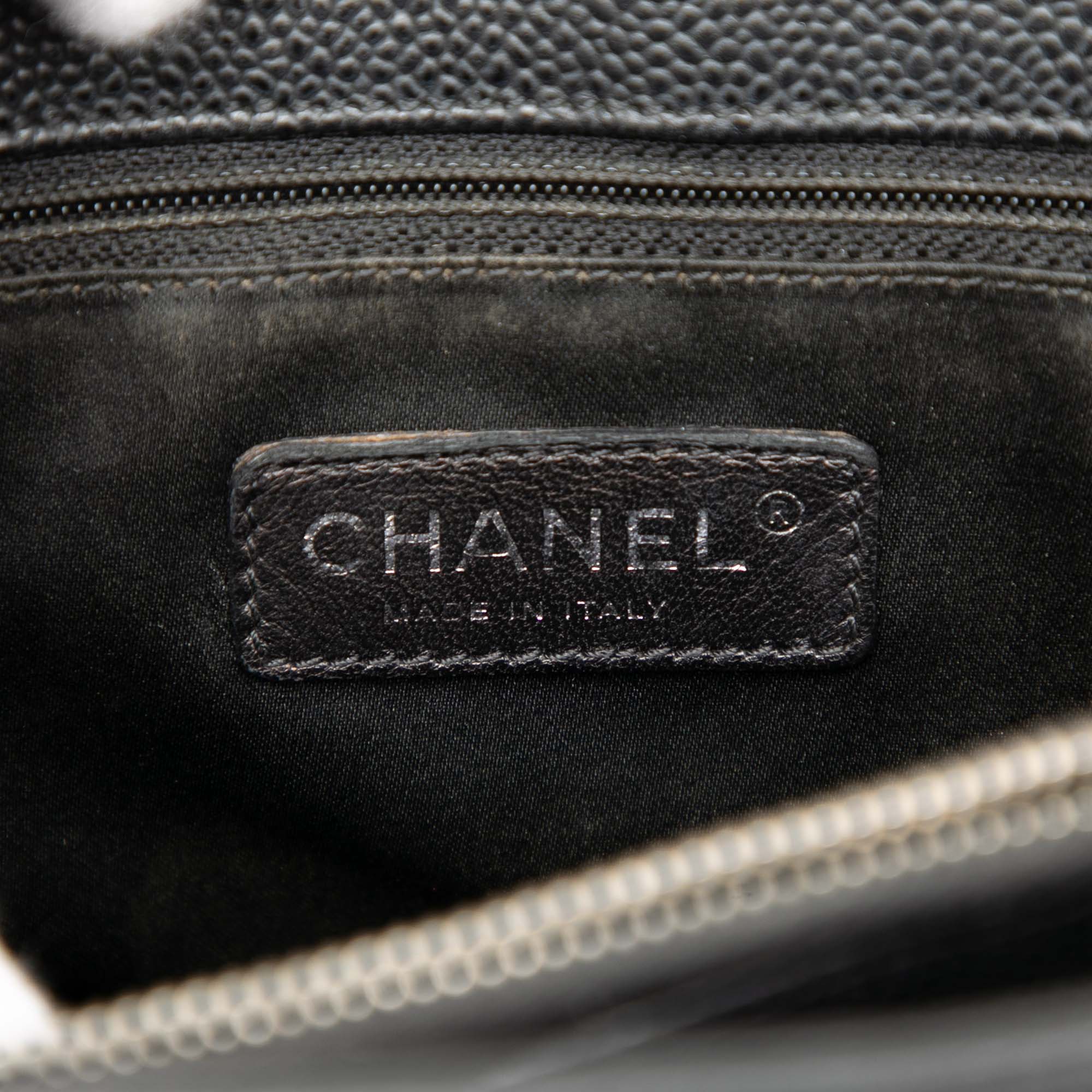 Chanel Caviar Grand Shopping Tote - image 5
