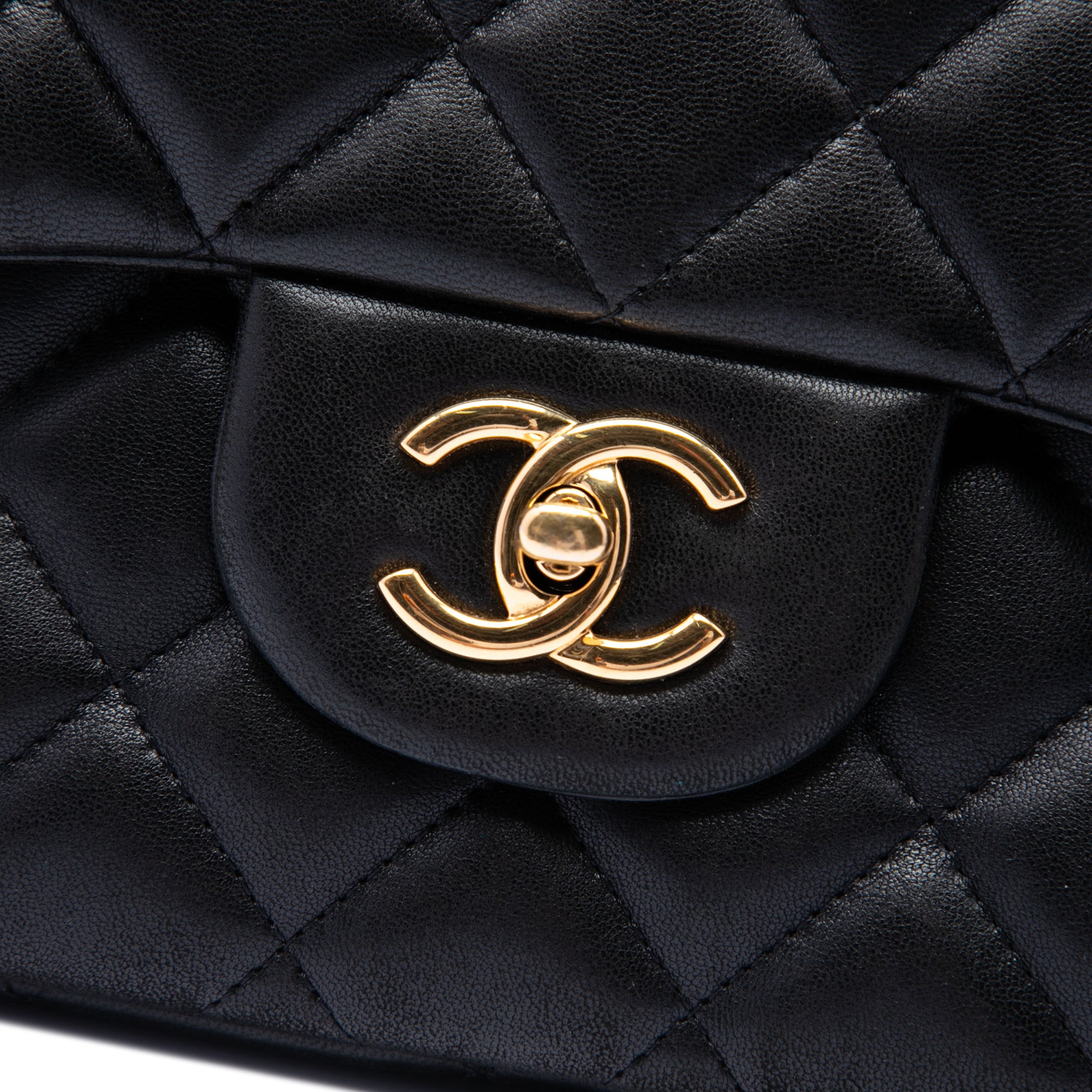 Chanel Jumbo Classic Lambskin Single Flap - image 6