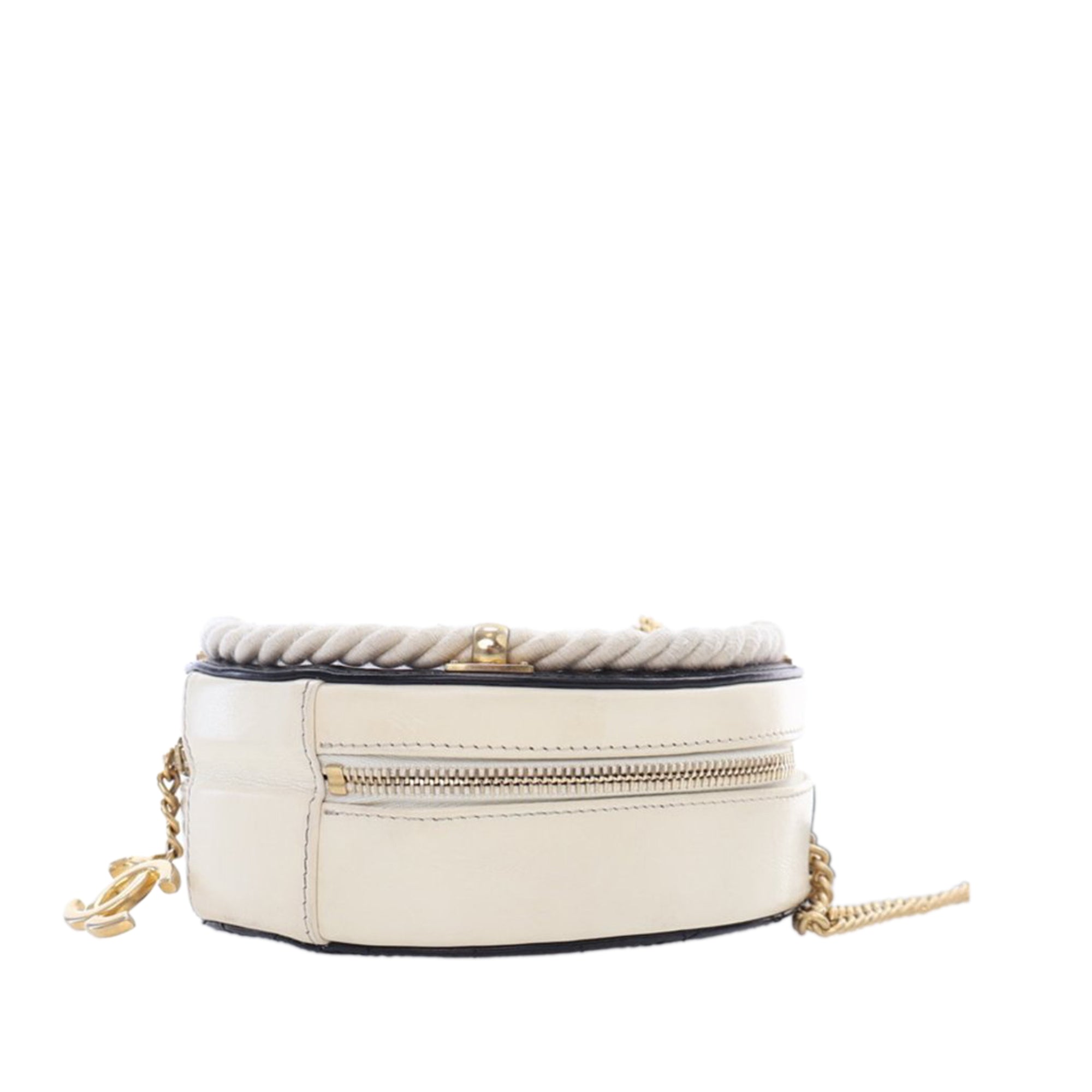Chanel Crumpled Calfskin En Vogue Round Bag - image 11