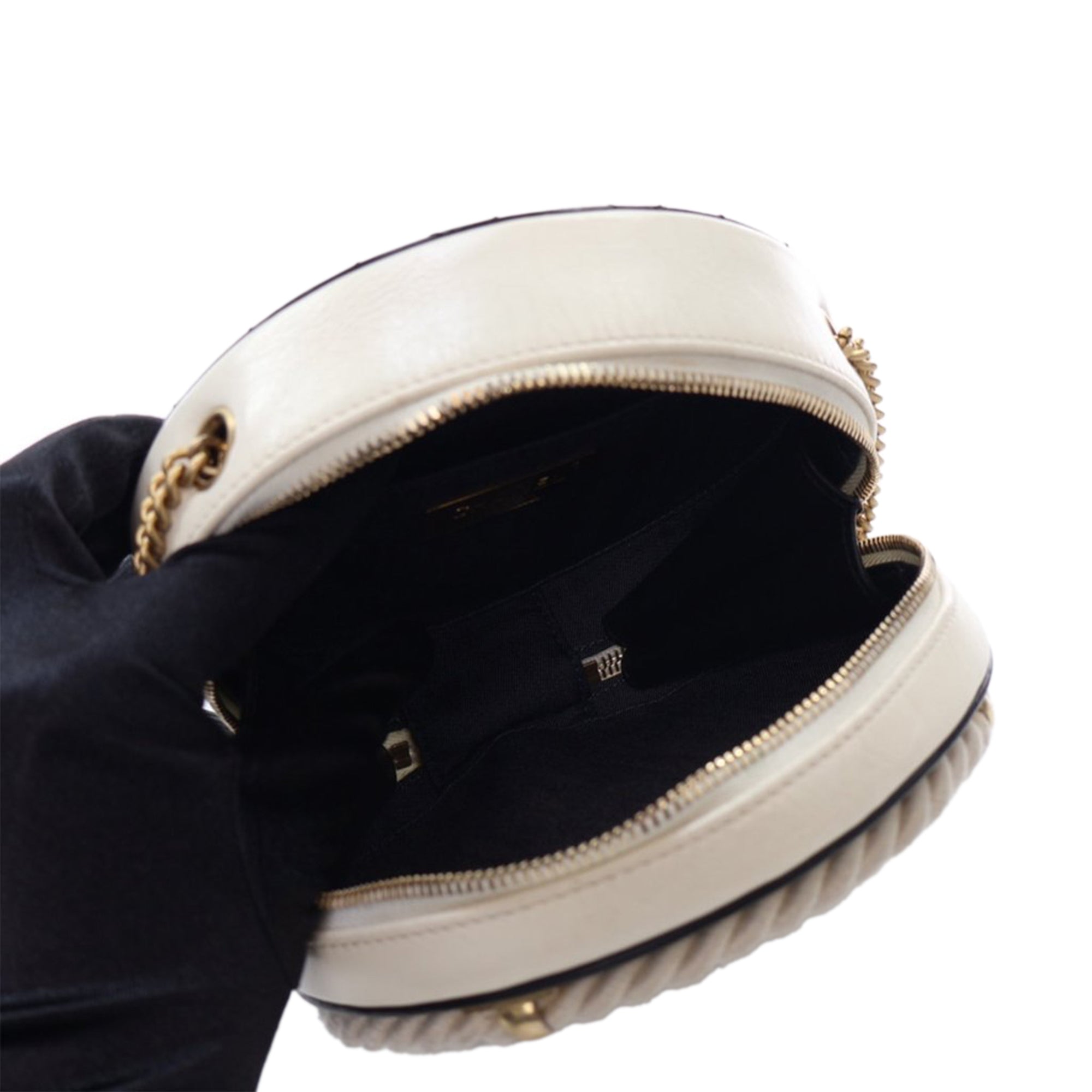 Chanel Crumpled Calfskin En Vogue Round Bag - image 5