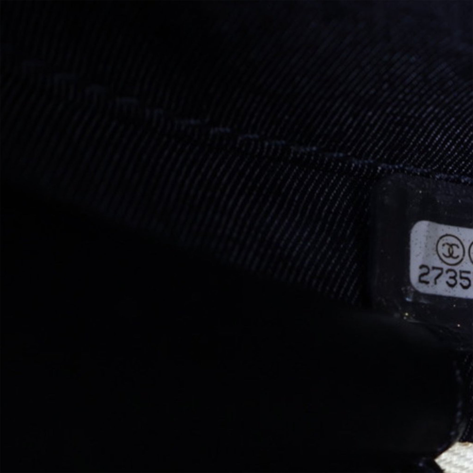 Chanel Crumpled Calfskin En Vogue Round Bag - image 7
