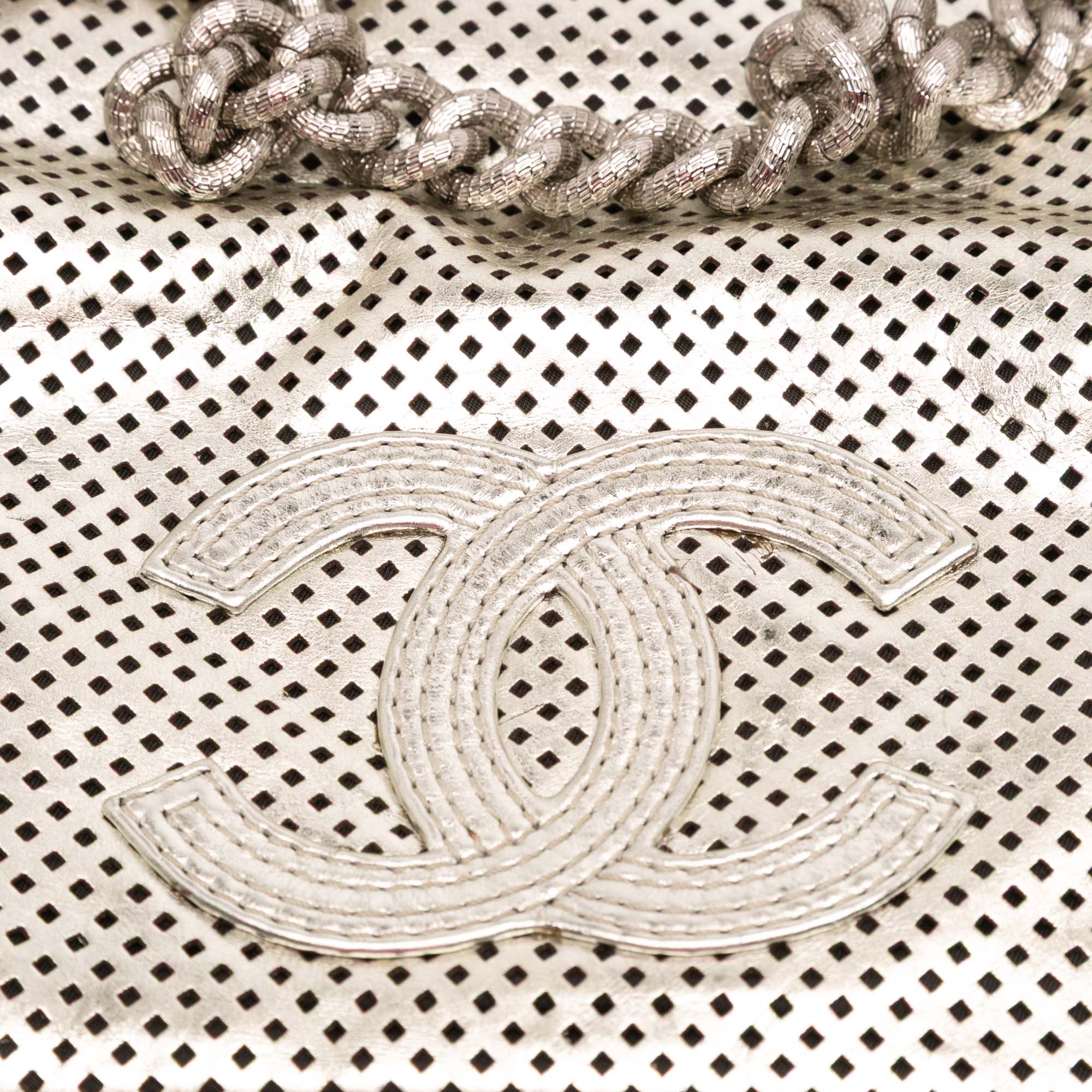 Chanel Metallic Glazed Calfskin Perforated Rodeo Drive Flap - image 7