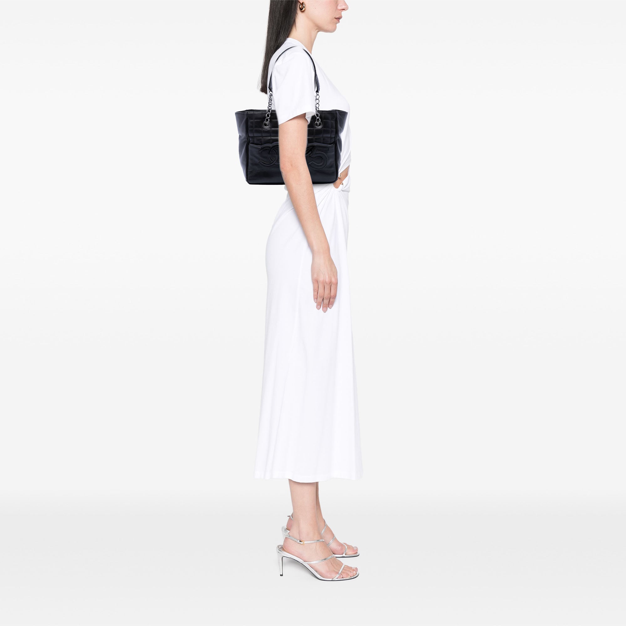 Chanel CC Choco Bar Lambskin Camellia No 5 Tote - image 6