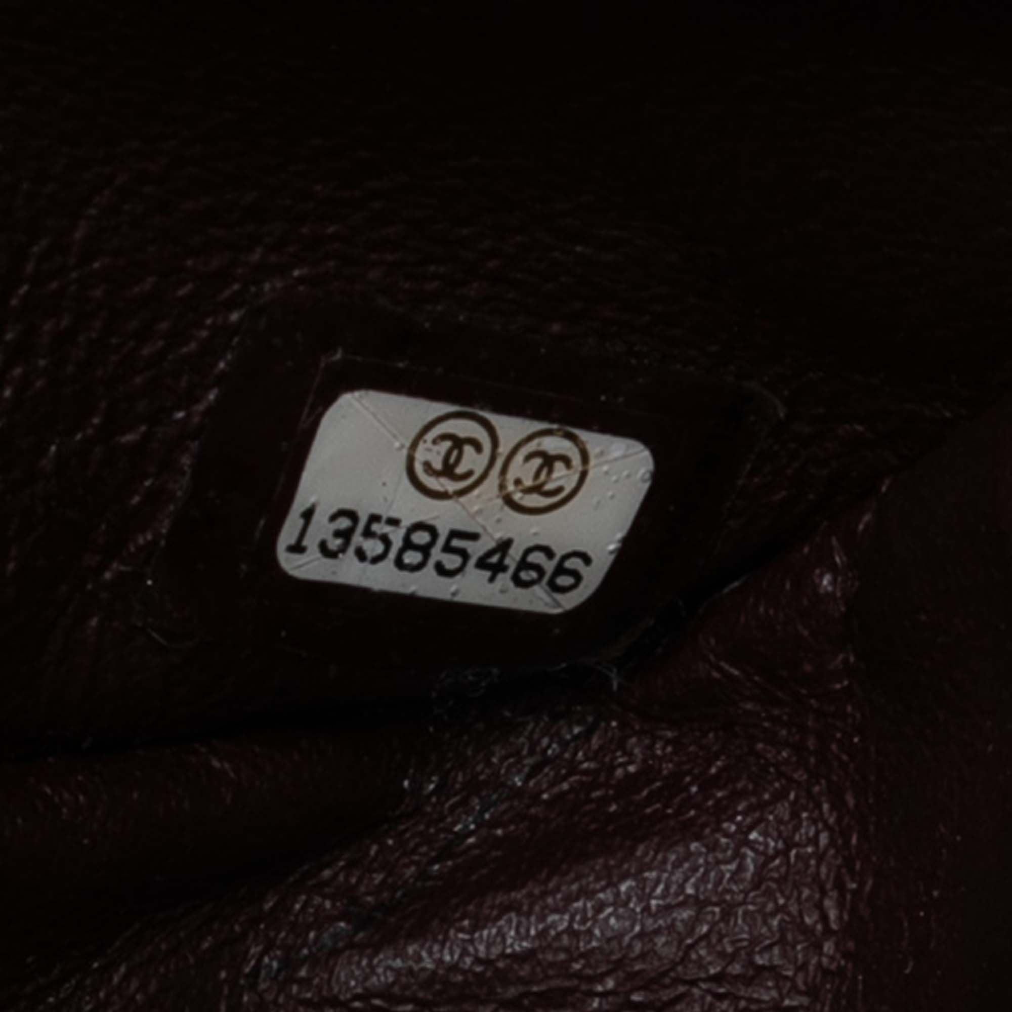 Chanel Jumbo Classic Caviar Double Flap - image 6