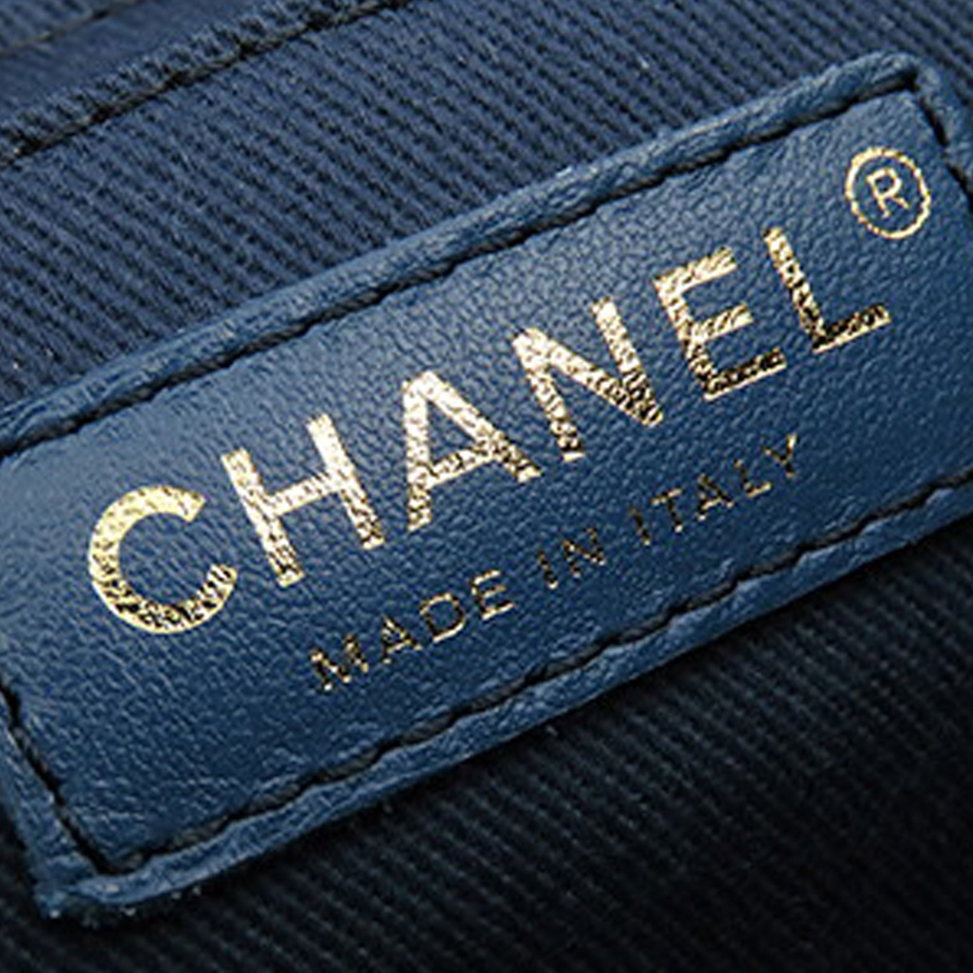 Chanel CC Quilted Denim Trip Vanity Case with Chain - image 5