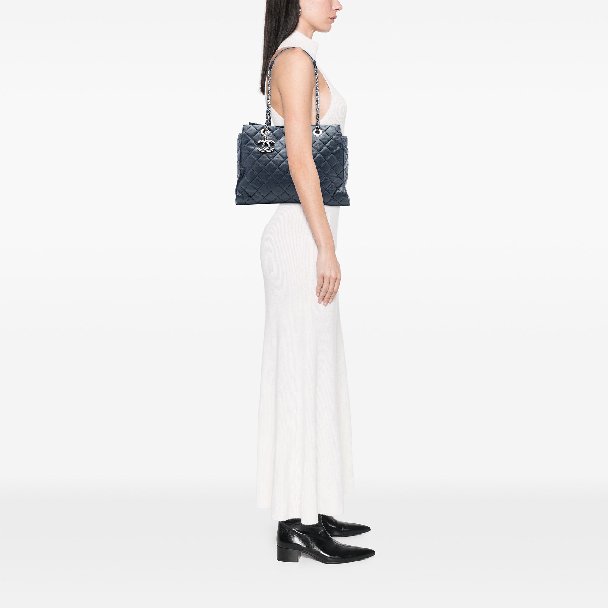 Chanel Large CC Quilted Calfskin Soft and Chic Tote - image 7