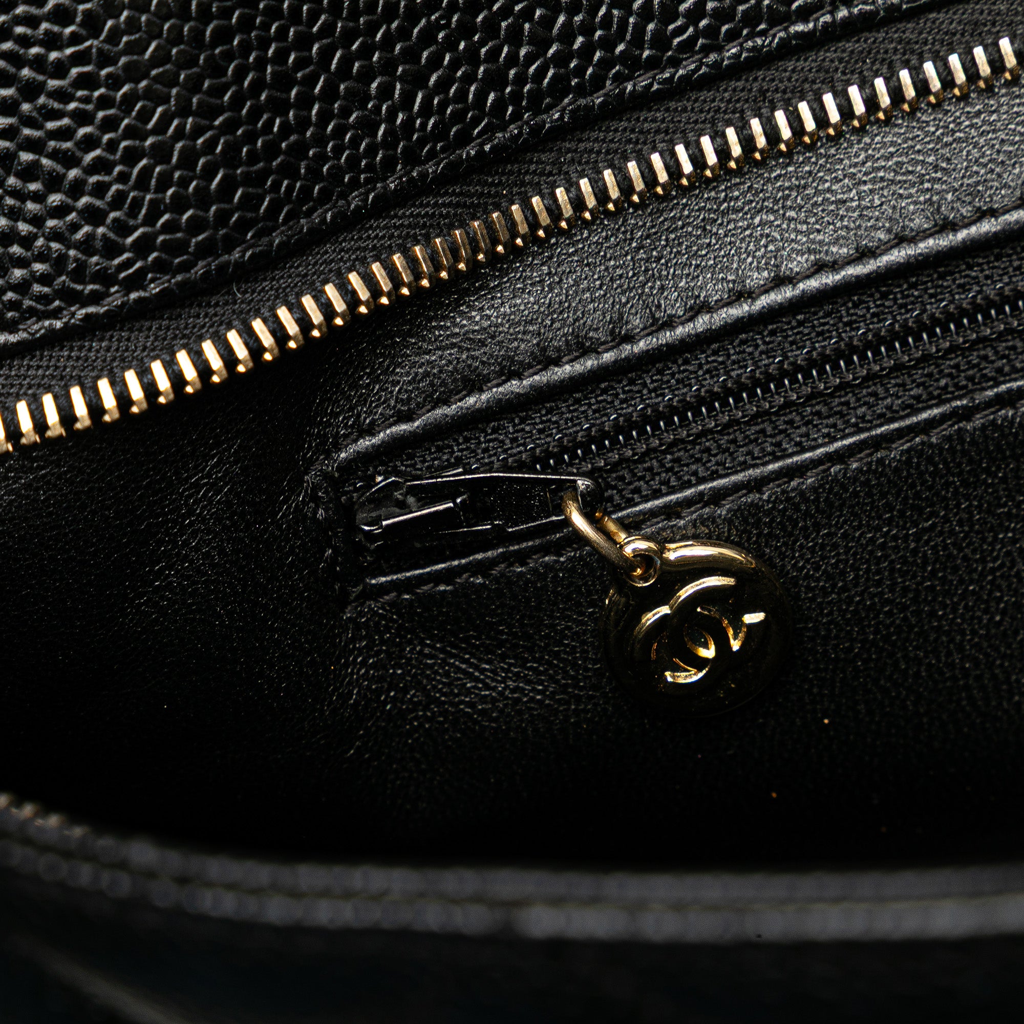 Chanel Caviar Medallion Tote - image 10