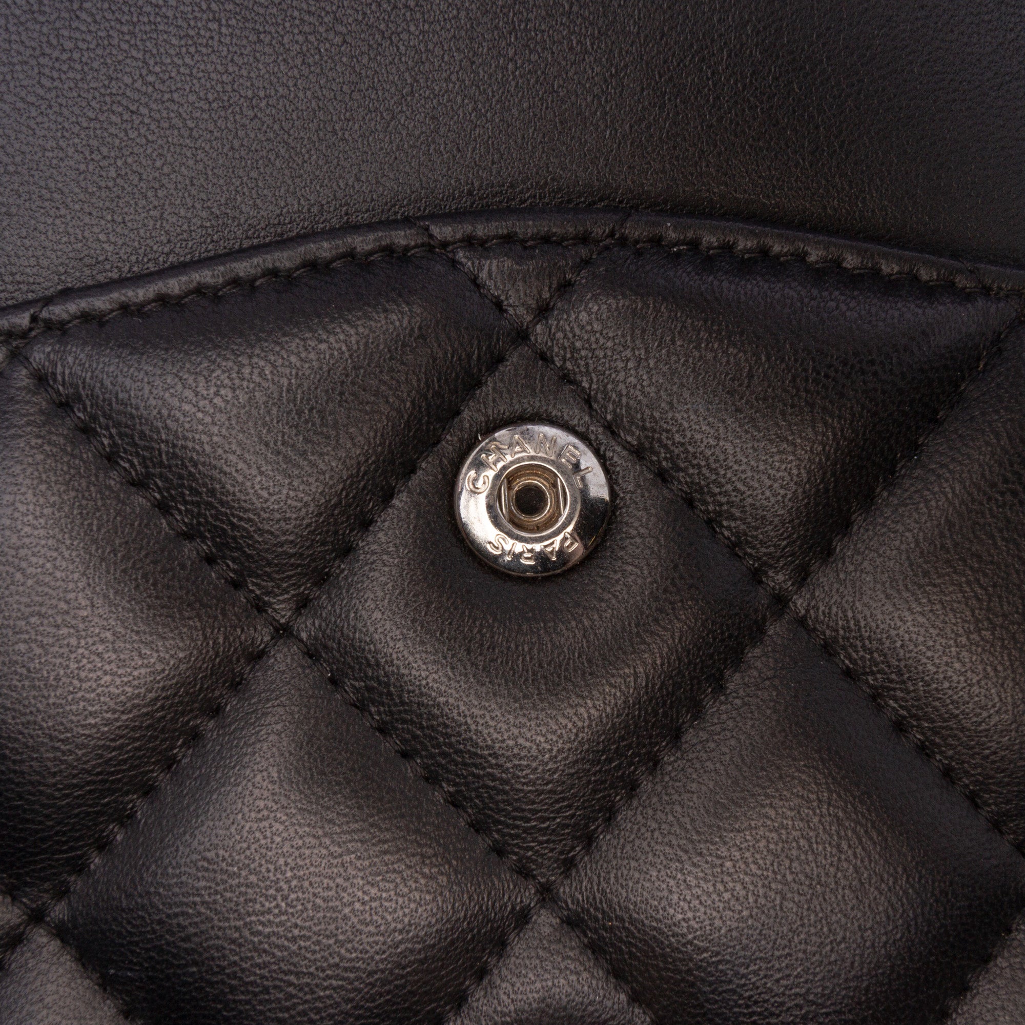 Chanel Jumbo Classic Lambskin Double Flap - image 9