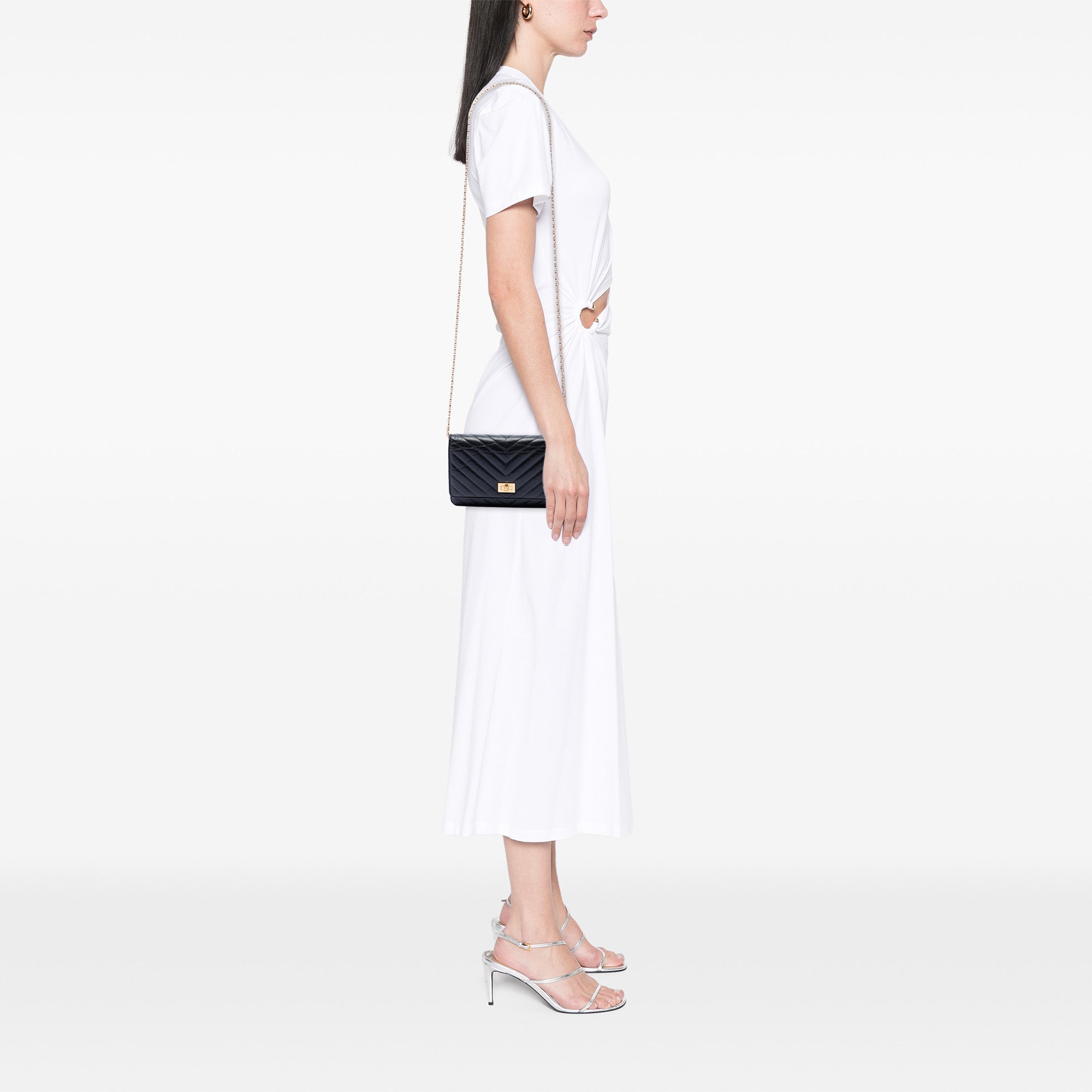 Chanel Reissue 2.55 Chevron Aged Calfskin Wallet on Chain - image 7