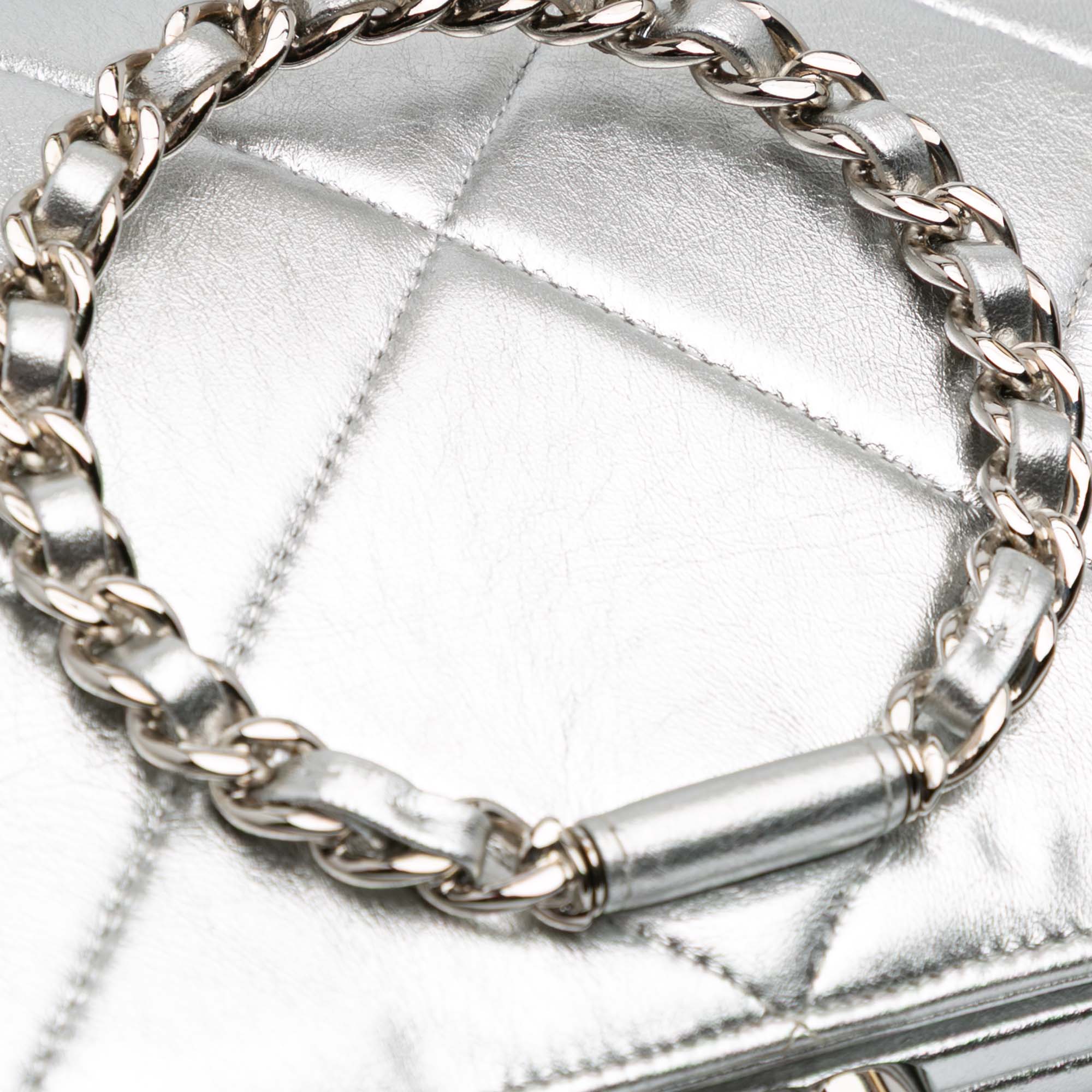 Chanel Quilted Metallic Crumpled Lambskin In The Loop Clutch - image 5