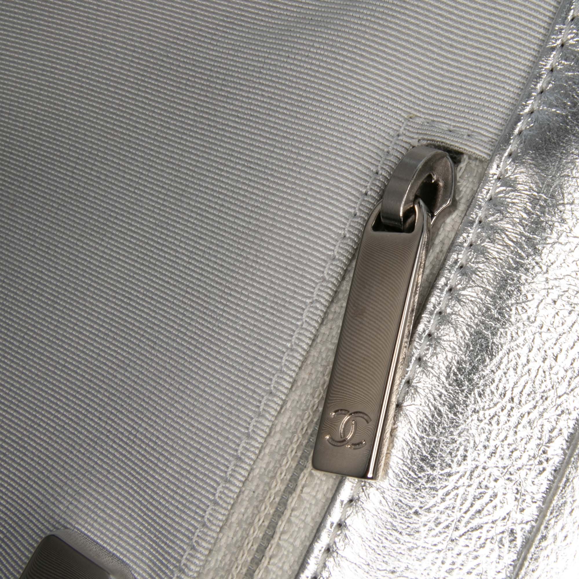 Chanel Quilted Metallic Crumpled Lambskin In The Loop Clutch - image 7