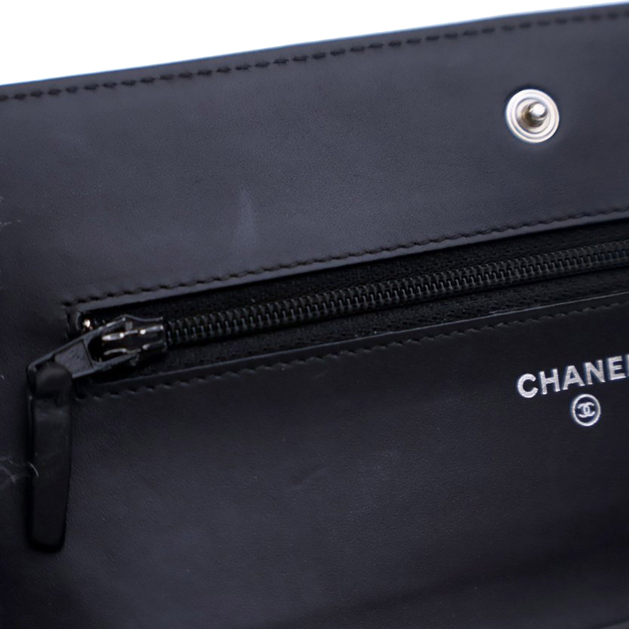 Chanel CC Quilted Patent Wallet On Chain - image 7