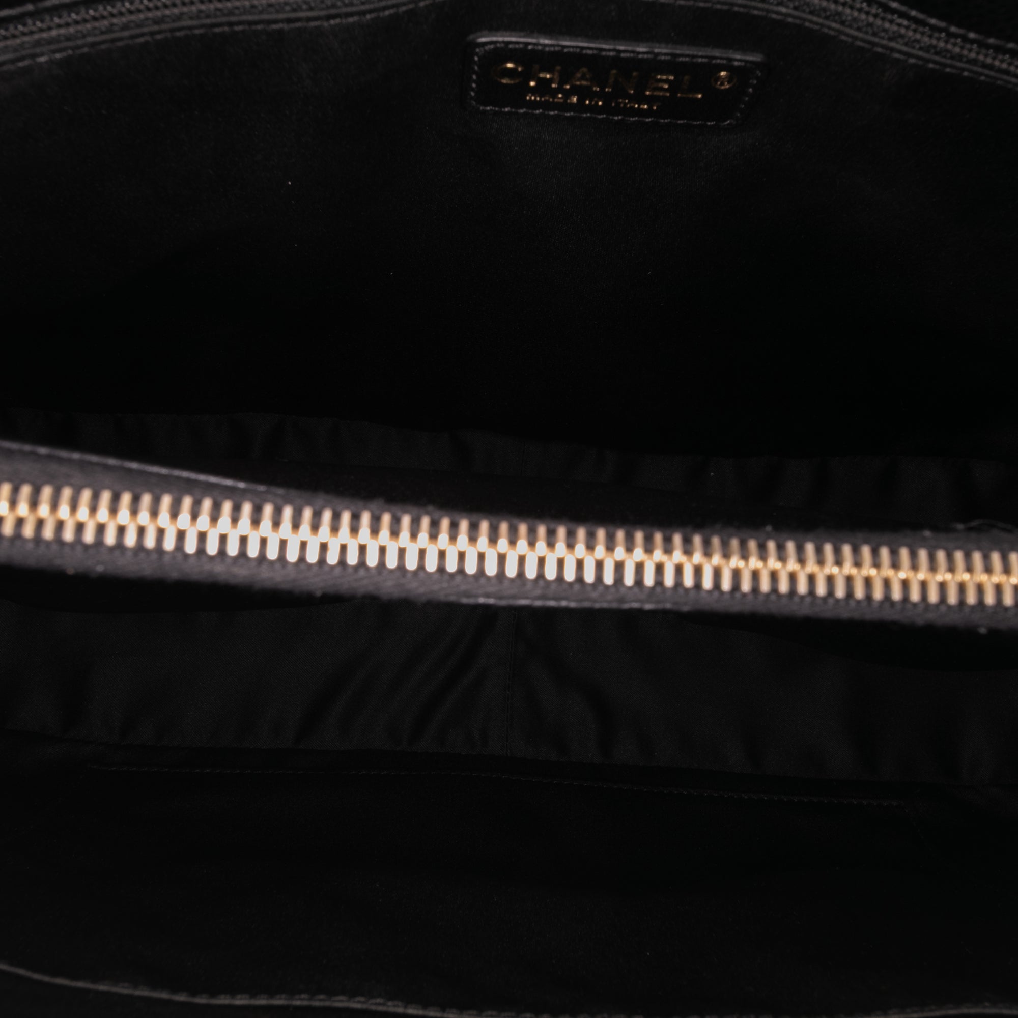 Chanel Caviar Grand Shopping Tote - image 5