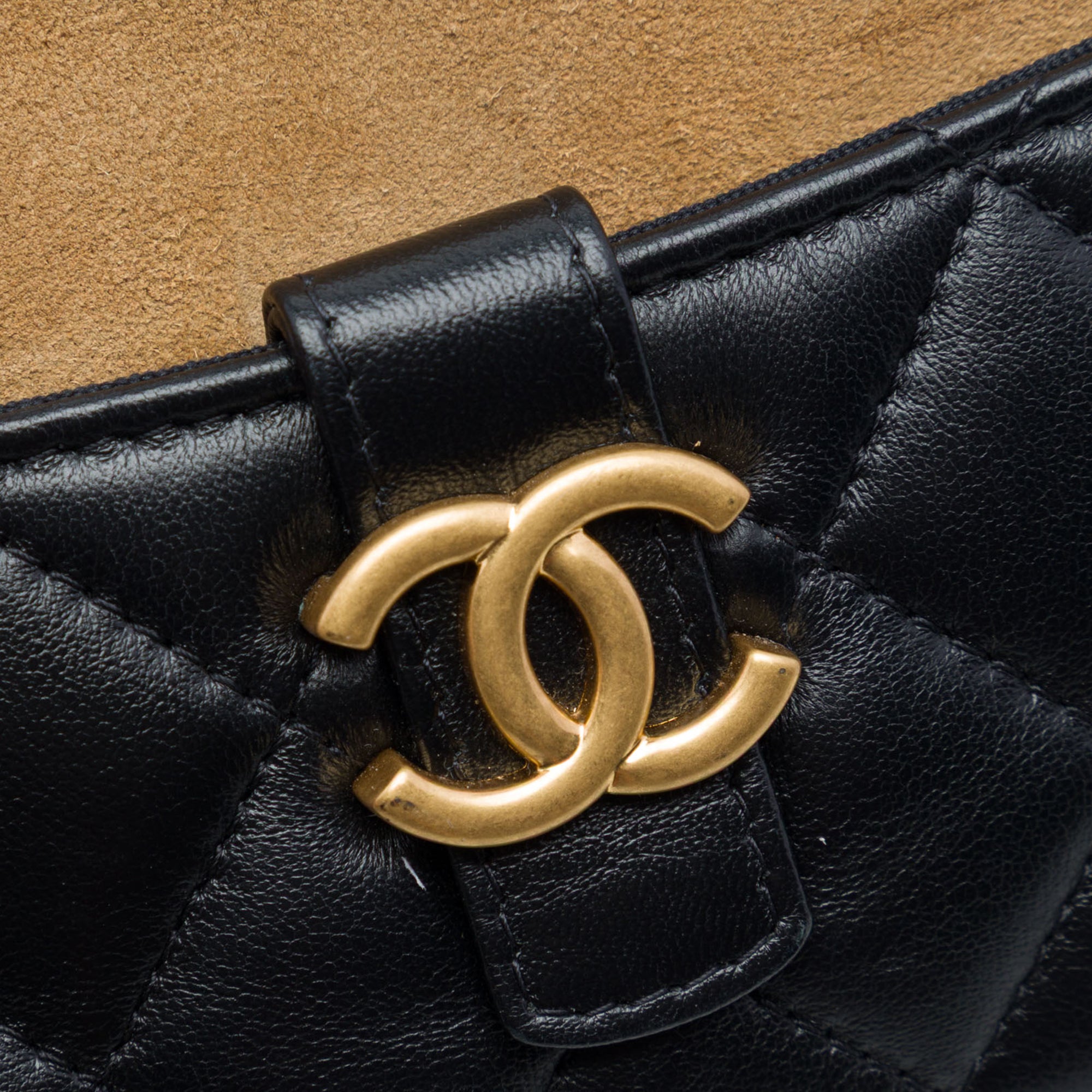 Chanel CC Quilted Lambskin and Suede Double Zip Phone Holder With Chain - image 5