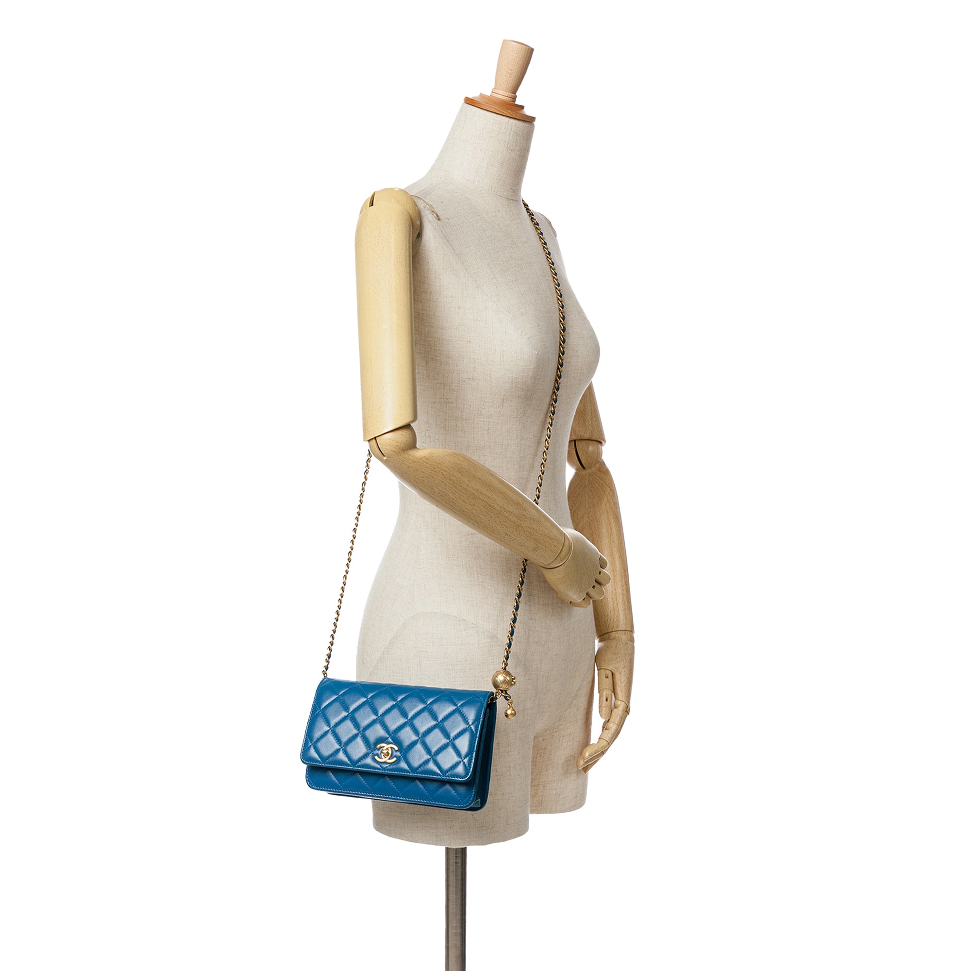 Chanel Lambskin Pearl Crush Wallet On Chain - image 9
